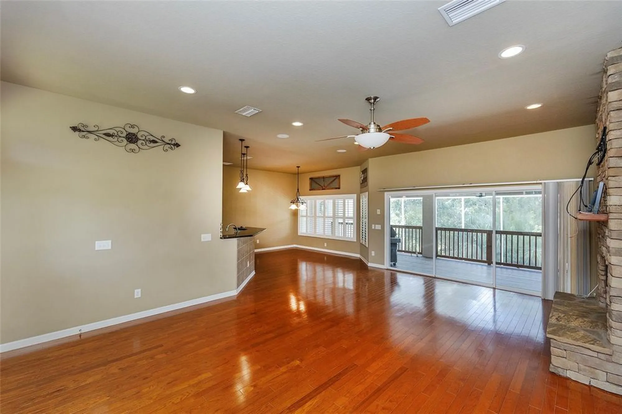 Property Slideshow image 38 of 66 | 6065 spruce point cir, Port Orange, FL, 32128