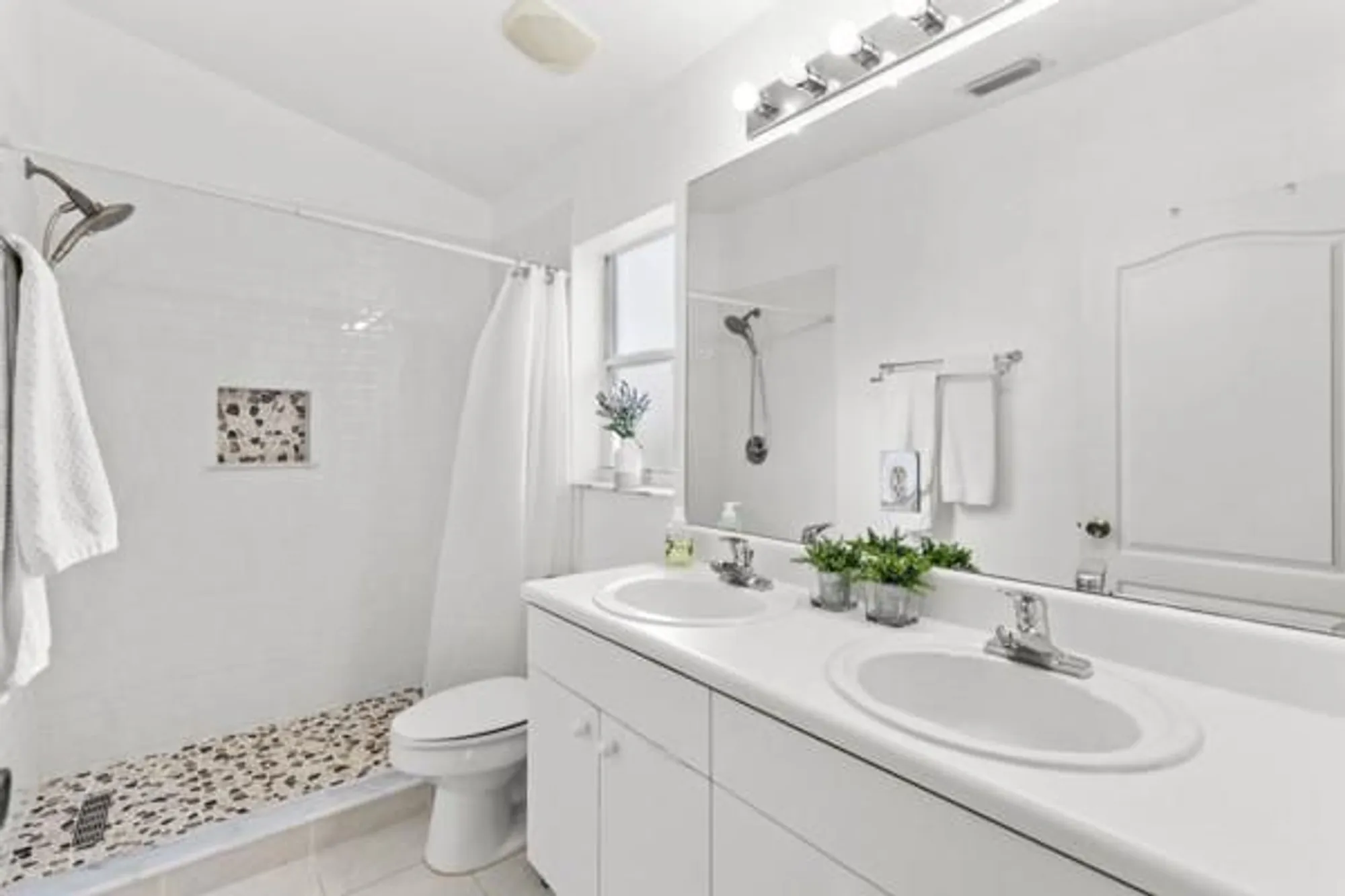 Property Slideshow image 14 of 25 | 304 sw north shore blvd, Port Saint Lucie, FL, 34986