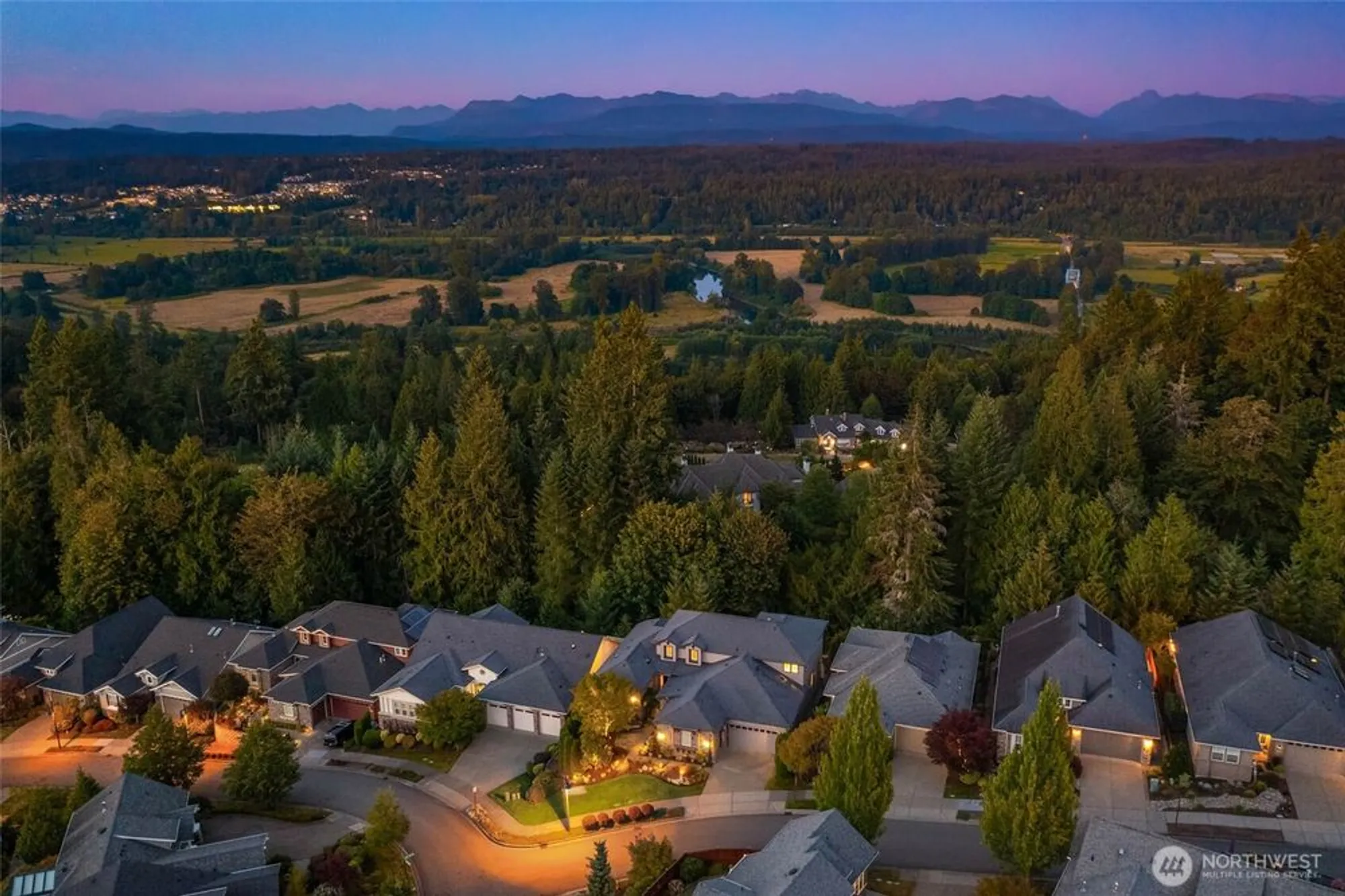 Property Slideshow image 35 of 38 | 12438 243rd pl, Redmond, WA, 98053