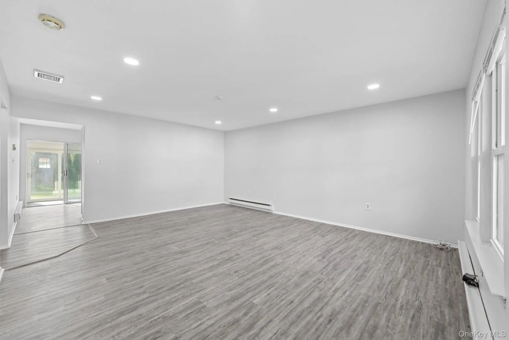 Property Slideshow image 4 of 16 | 49 freedom ln, Coram, NY, 11727