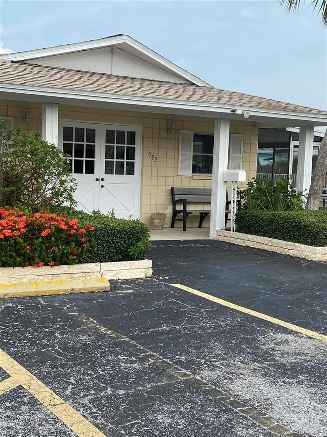 Property Slideshow image 36 of 38 | 832 cambridge ct, Dunedin, FL, 34698