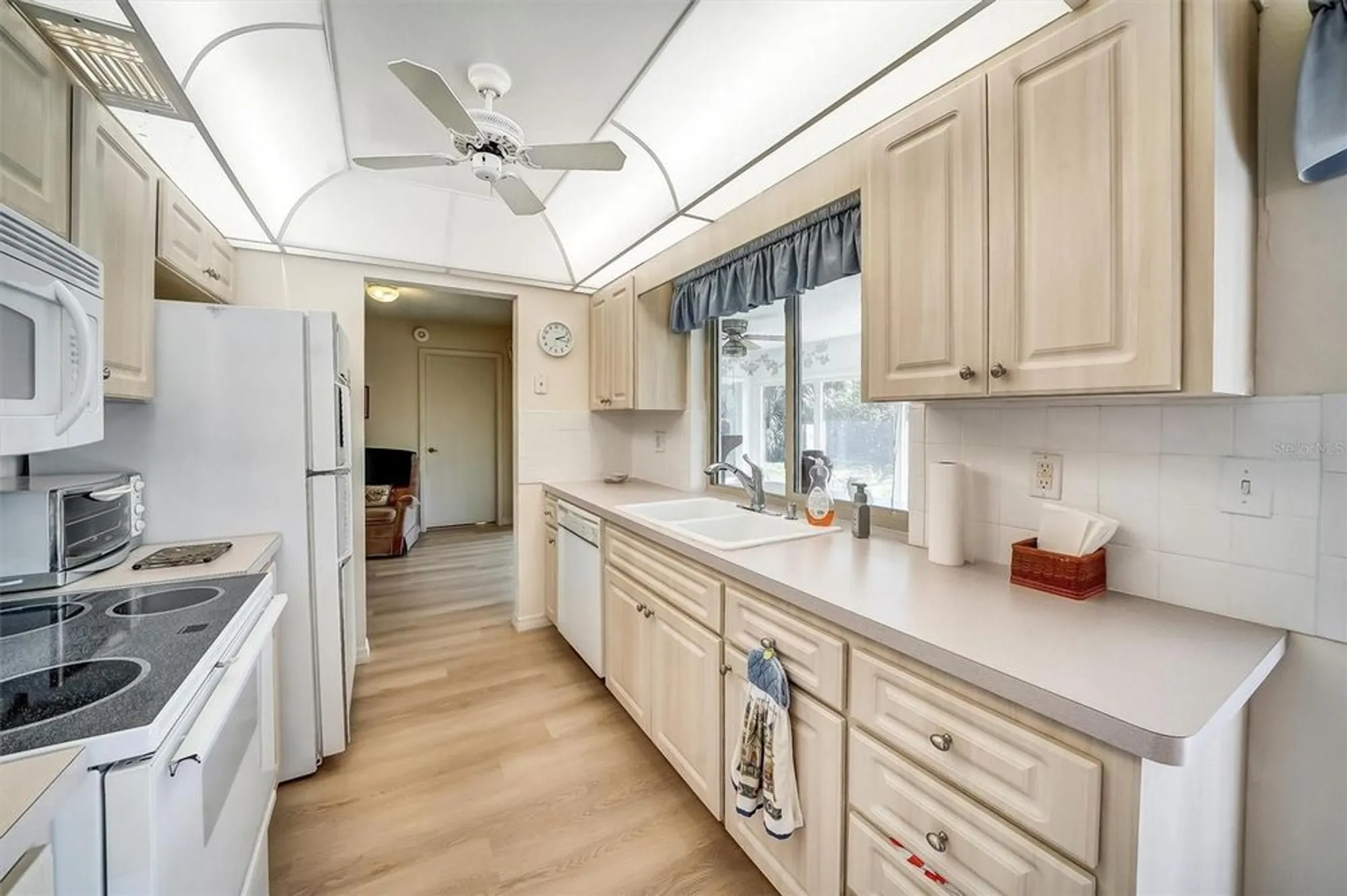 Property Slideshow image 16 of 45 | 8420 winding wood dr, Port Richey, FL, 34668