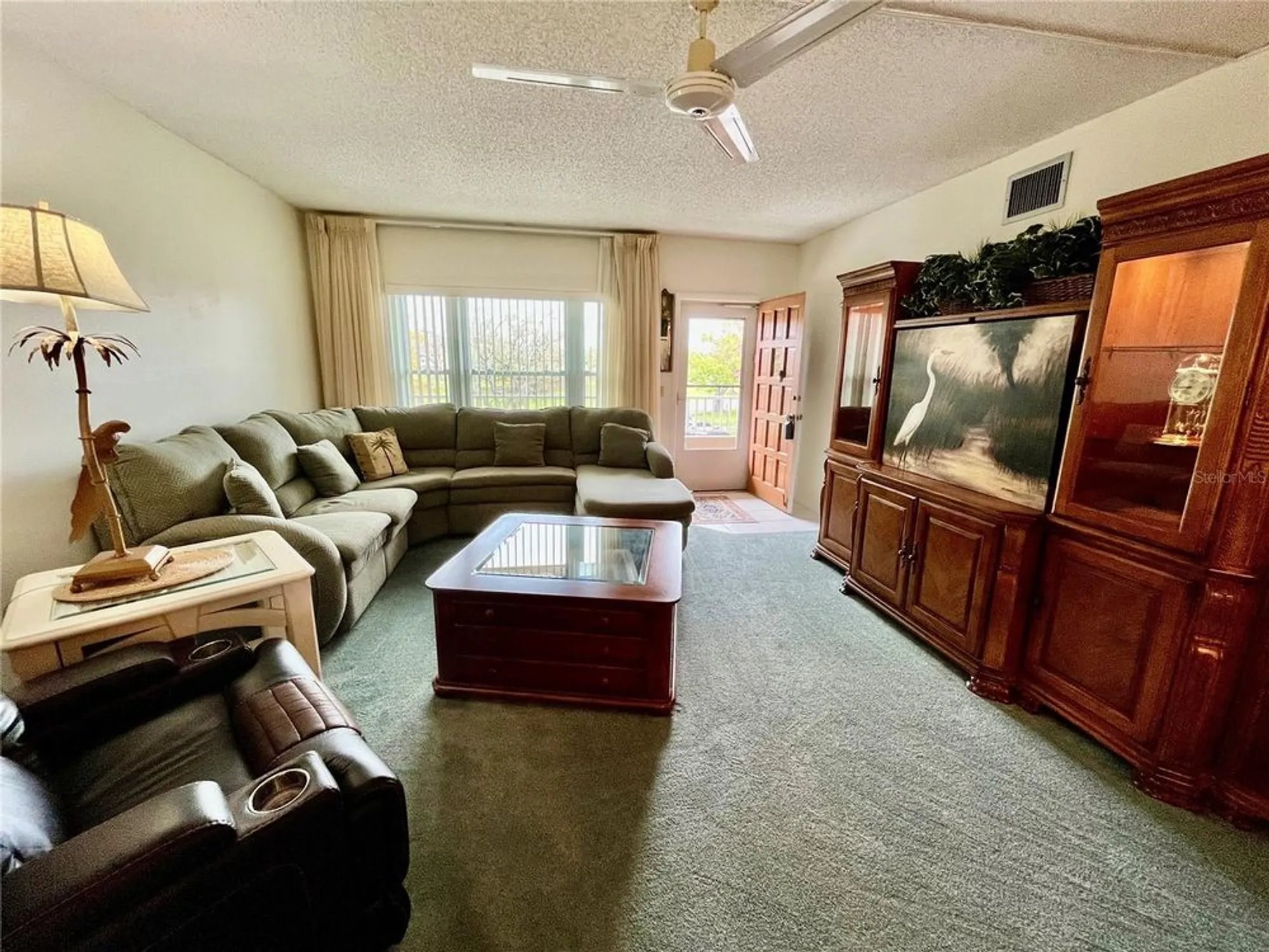 Property Slideshow image 3 of 41 | 2403 finlandia ln 57, Clearwater, FL, 33763