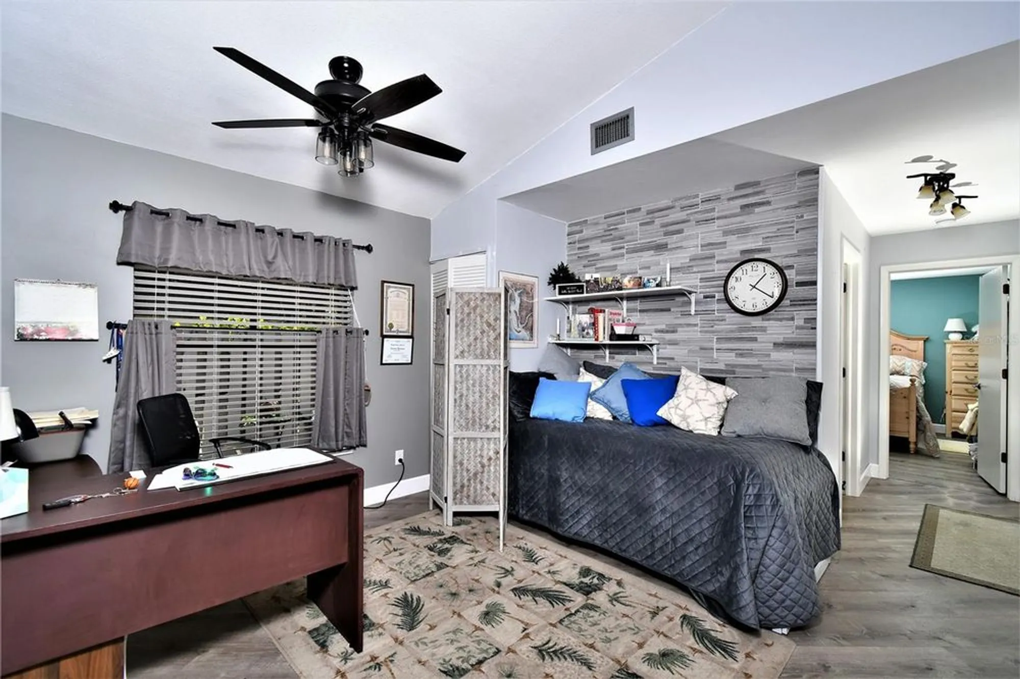 Property Slideshow image 11 of 29 | 3011 matecumbe key rd apt 4, Punta Gorda, FL, 33955