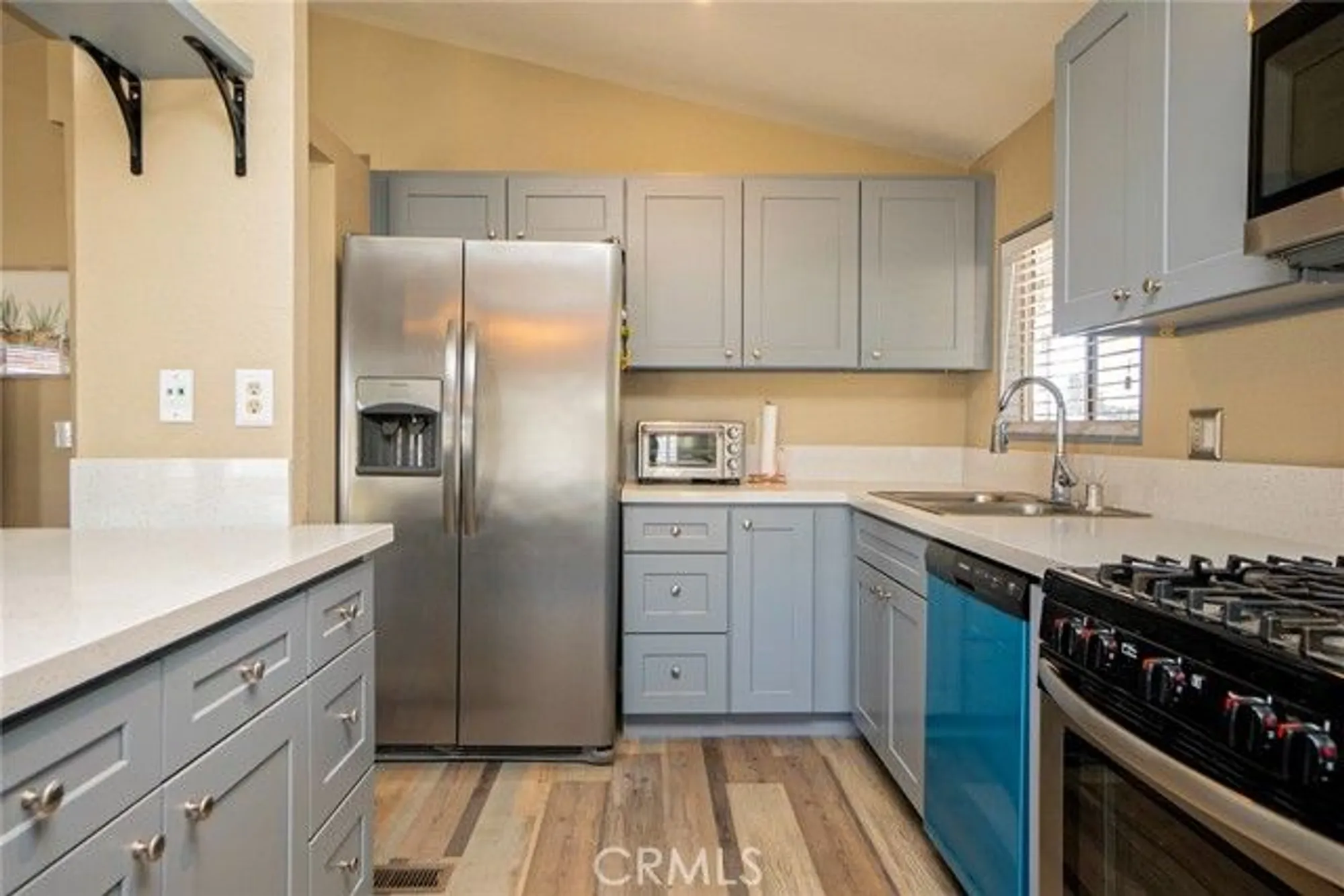 Property Slideshow image 23 of 55 | 901 norwich way, Corona, CA, 92882