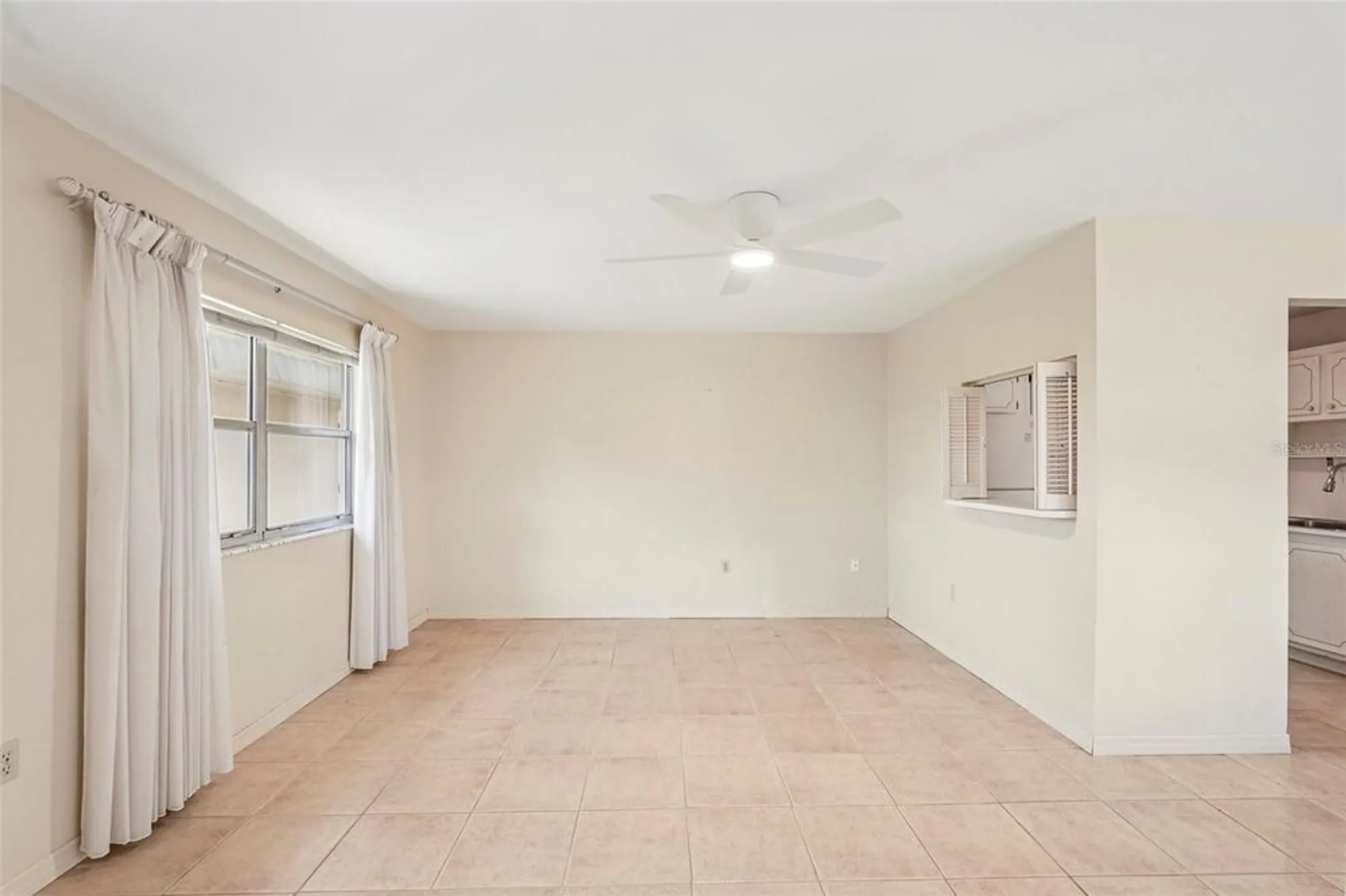 Property Slideshow image 5 of 50 | 201 kings blvd 19, Sun City Center, FL, 33573