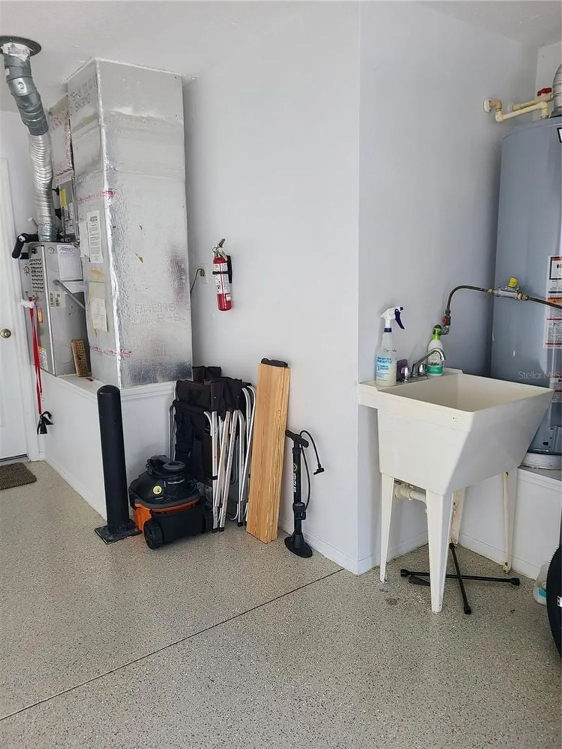 Property Slideshow image 16 of 16 | 420 canterbury ct, The Villages, FL, 32162