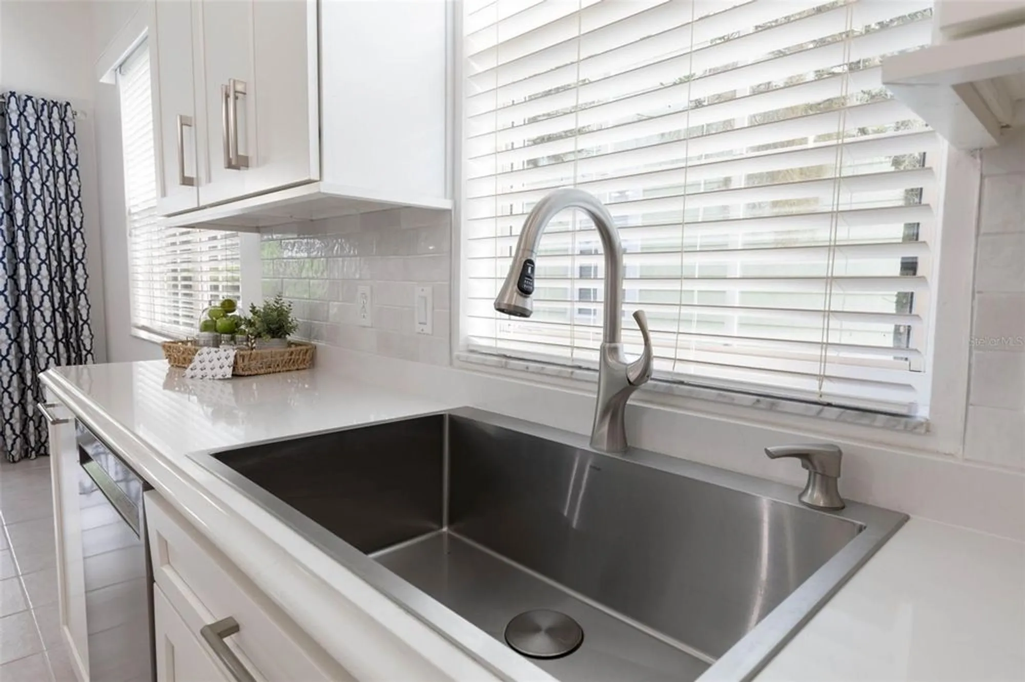 Property Slideshow image 14 of 53 | 1313 runaby ln, Ormond Beach, FL, 32174