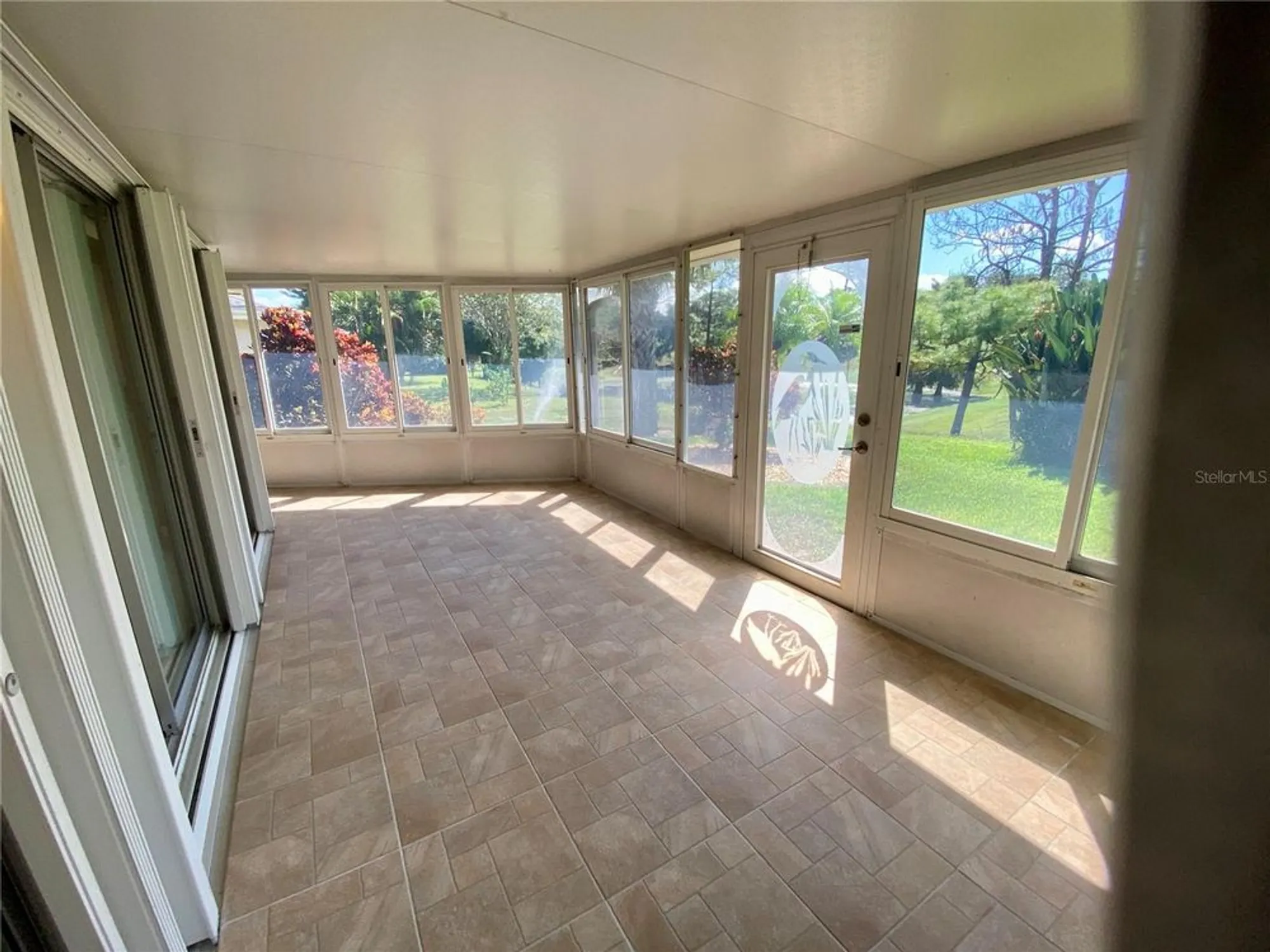 Property Slideshow image 2 of 90 | 3098 e dorchester dr, Palm Harbor, FL, 34684