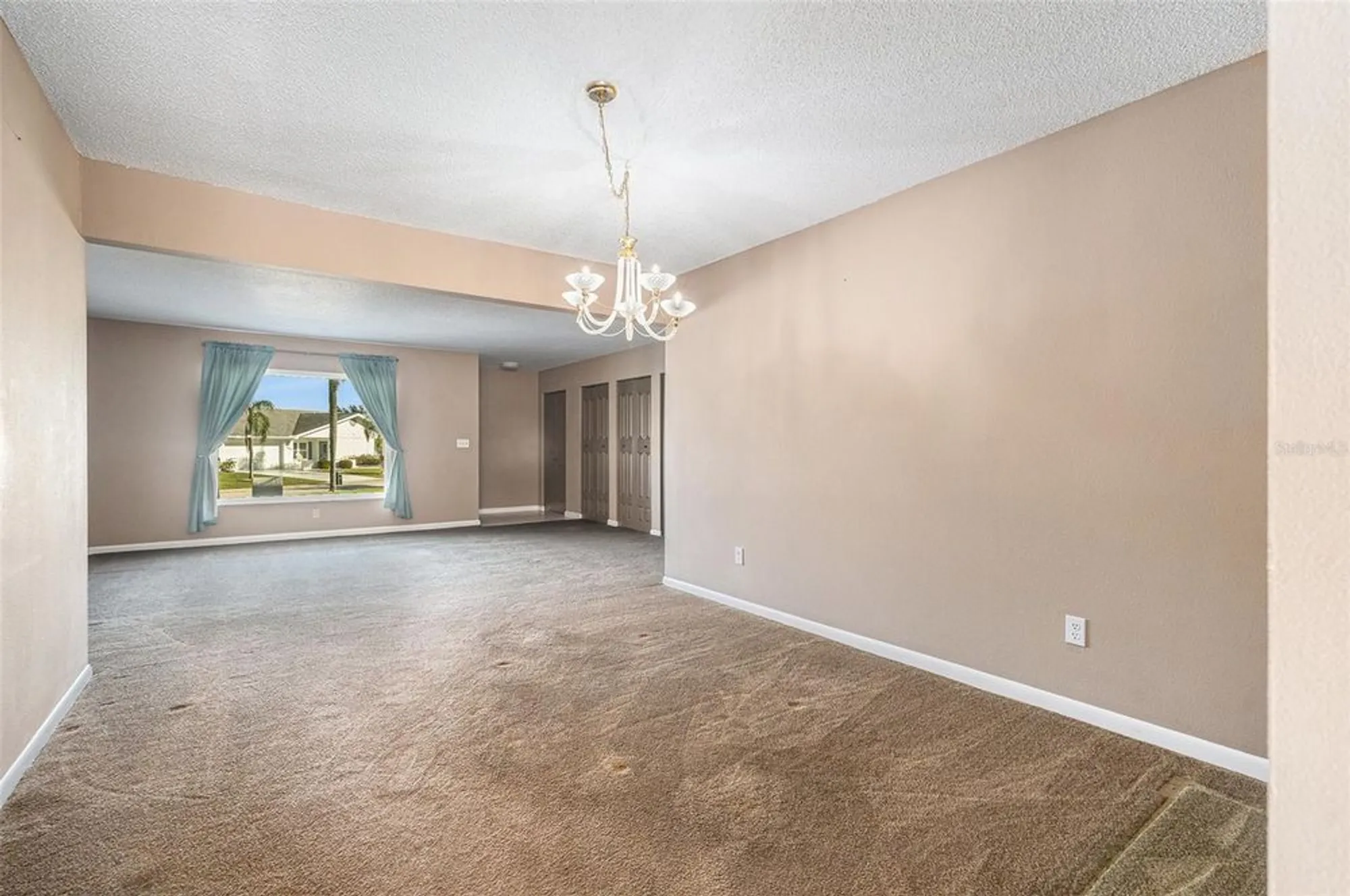Property Slideshow image 9 of 35 | 382 club manor dr, Sun City Center, FL, 33573
