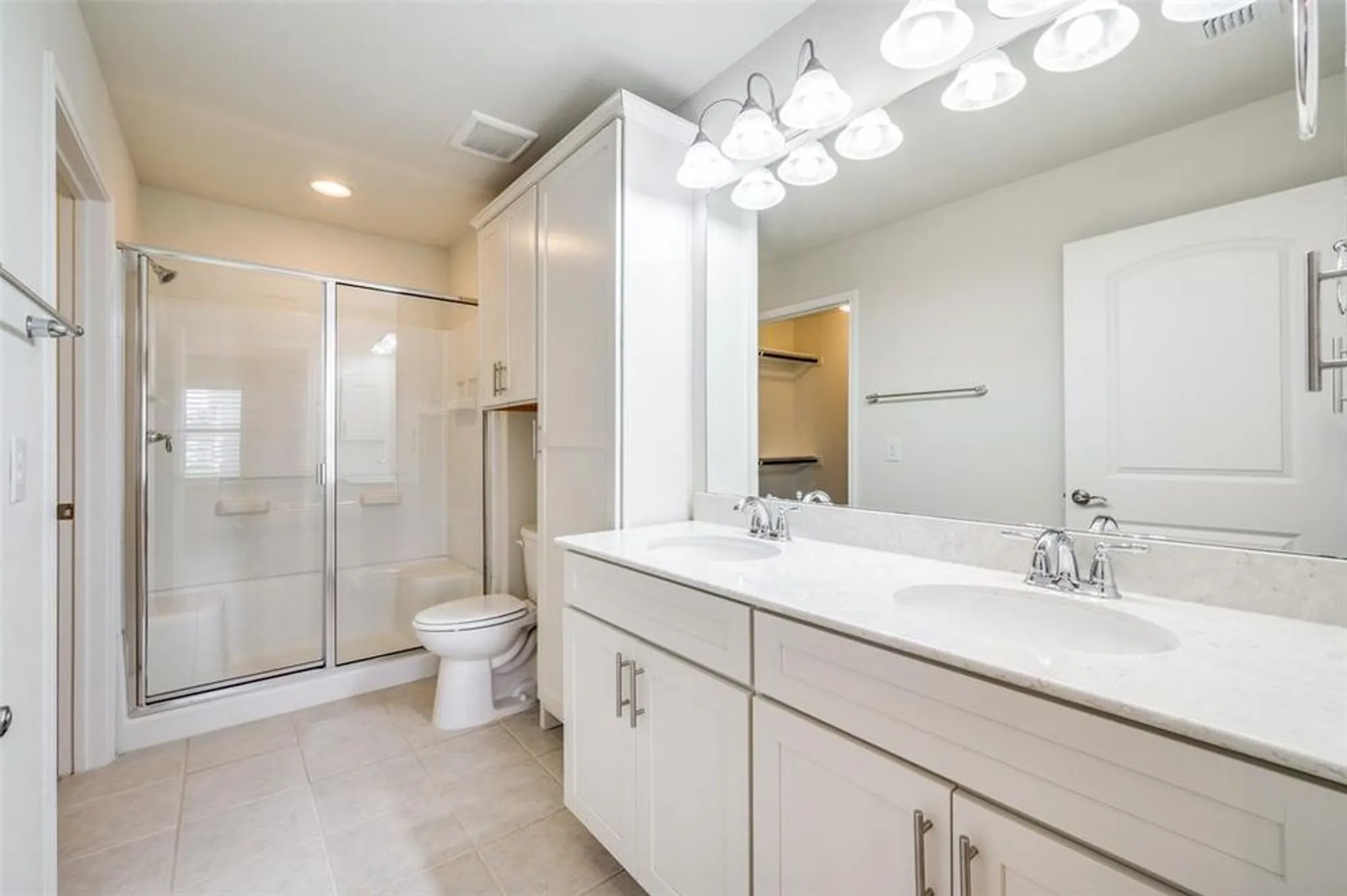 Property Slideshow image 6 of 40 | 6726 hickory creek dr, Frisco, TX, 75036