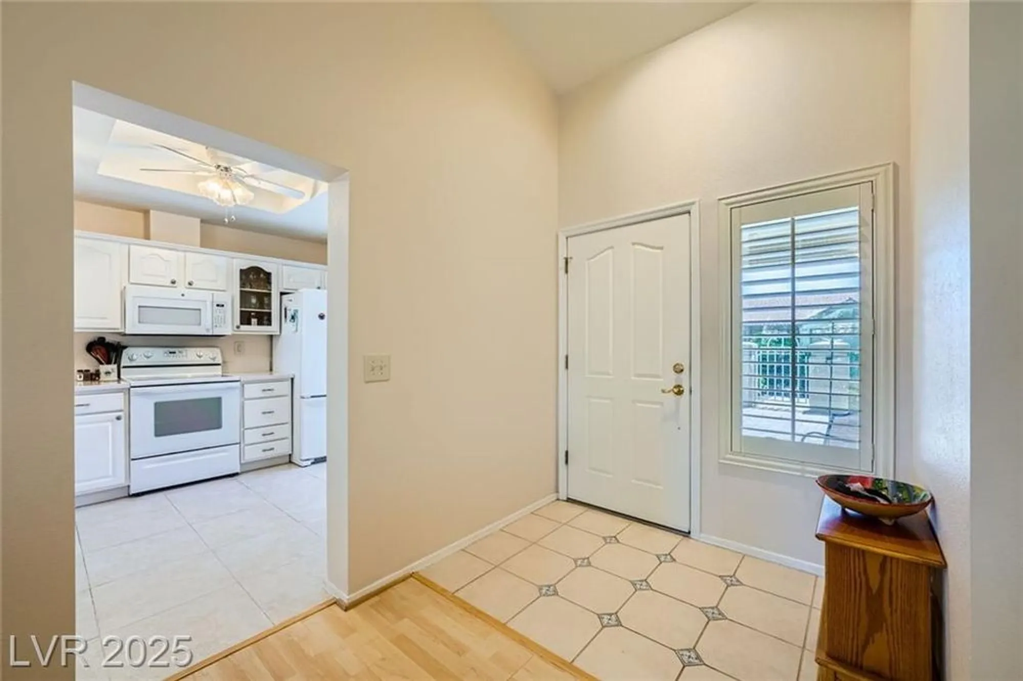 Property Slideshow image 8 of 53 | 9024 starmount dr, Las Vegas, NV, 89134