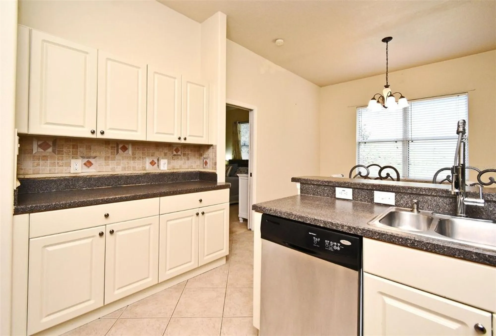 Property Slideshow image 19 of 48 | 2503 squaw crk, Clermont, FL, 34711