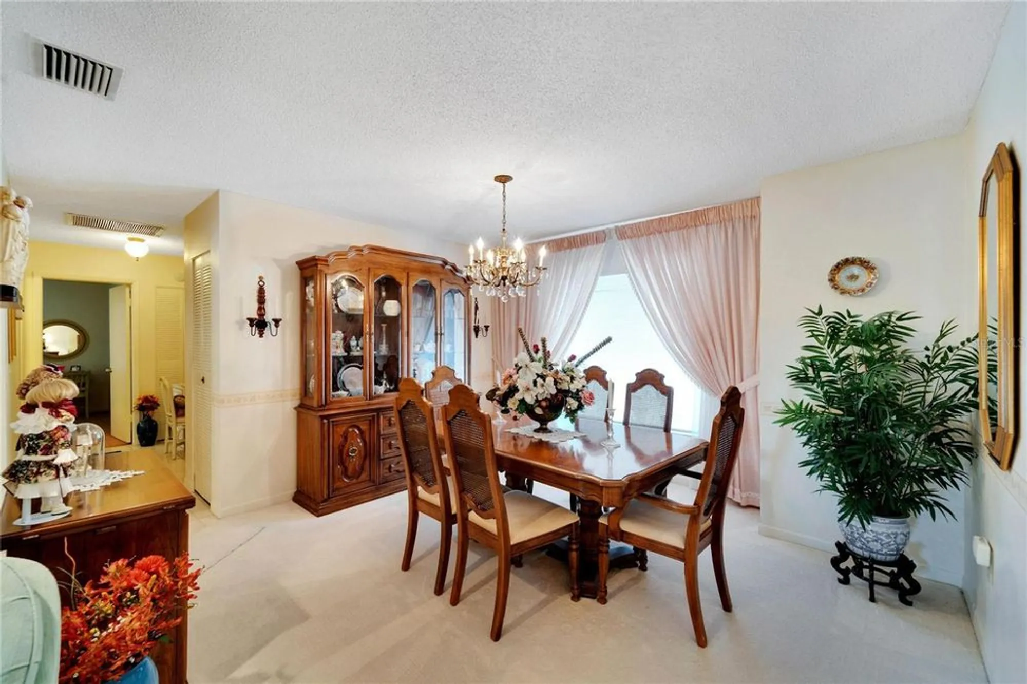 Property Slideshow image 14 of 42 | 612 allegheny dr, Sun City Center, FL, 33573