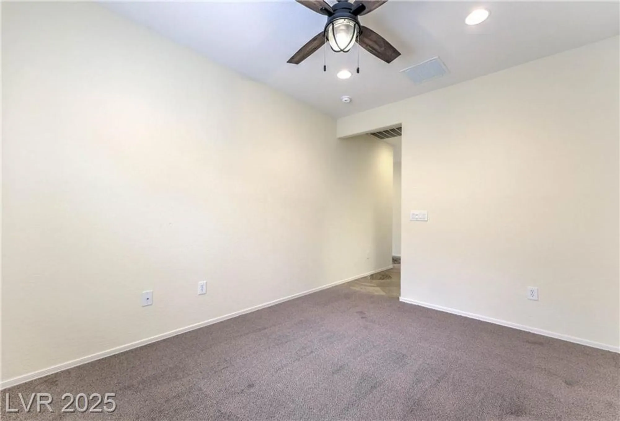 Property Slideshow image 17 of 33 | 7713 songster st, North Las Vegas, NV, 89084