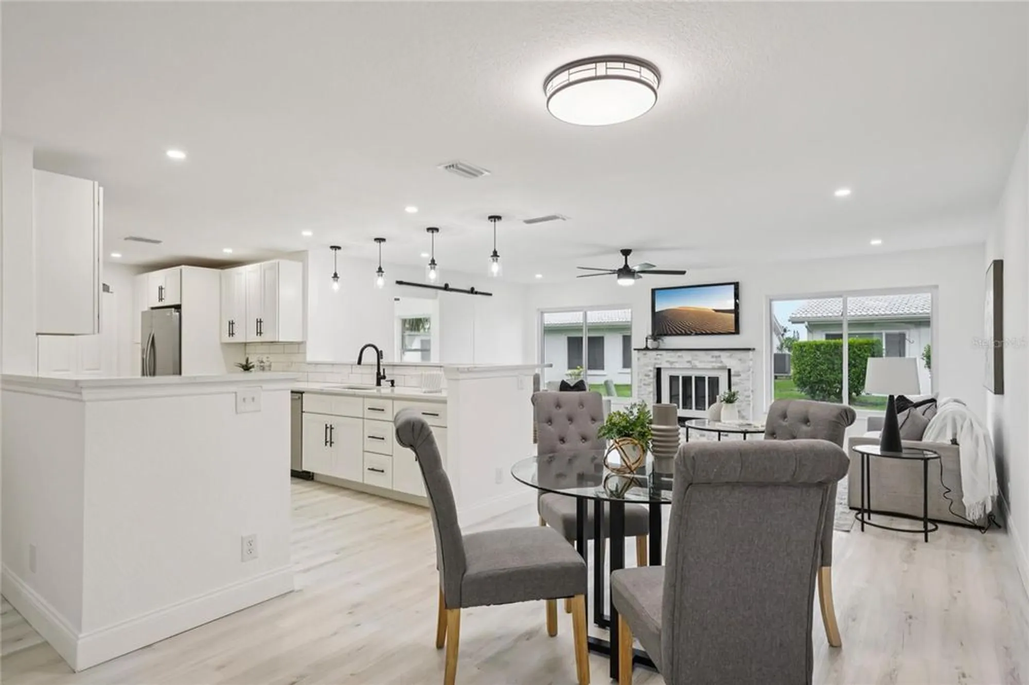 Property Slideshow image 8 of 58 | 9218 39th ln, Pinellas Park, FL, 33782