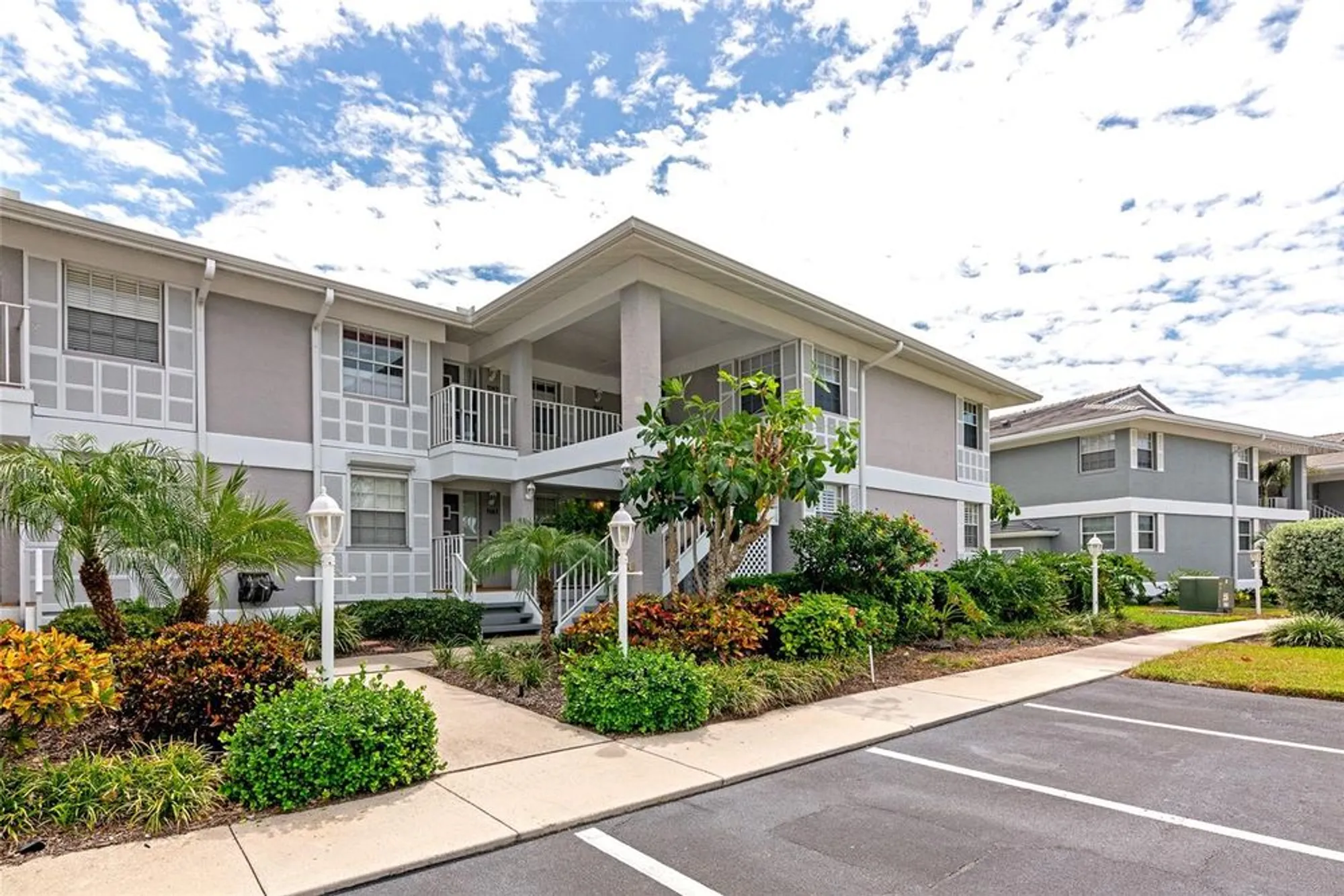 Property Slideshow image 1 of 52 | 1145 edgewater cir # 1145, Bradenton, FL, 34209
