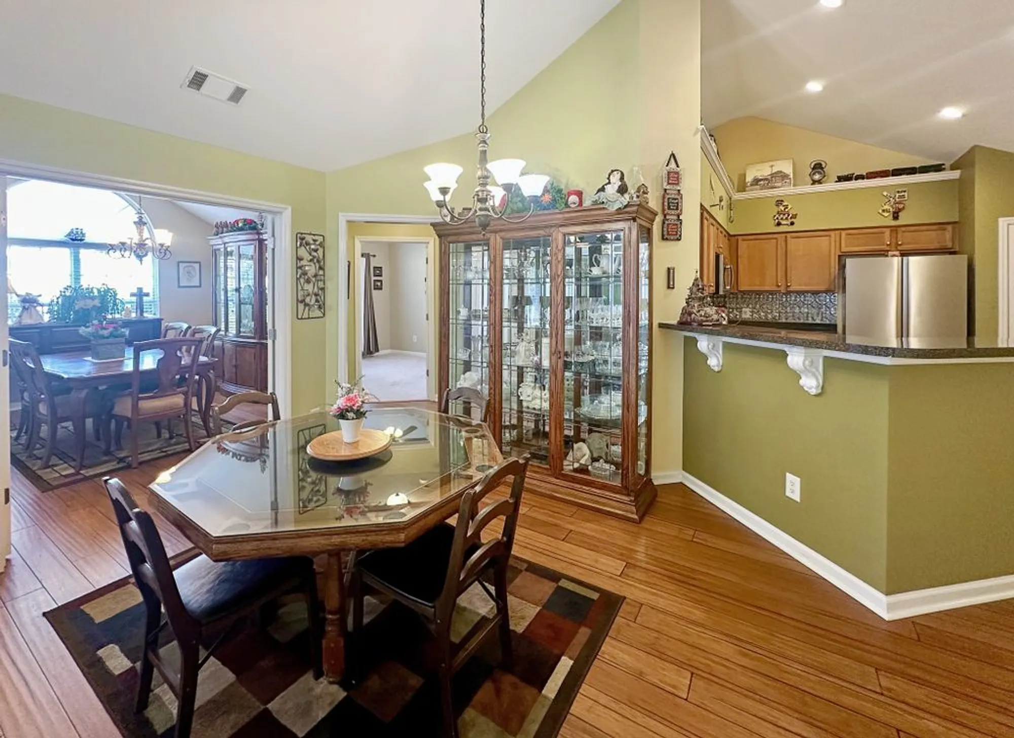 Property Slideshow image 10 of 37 | 825 s browns ln 2503, Gallatin, TN, 37066