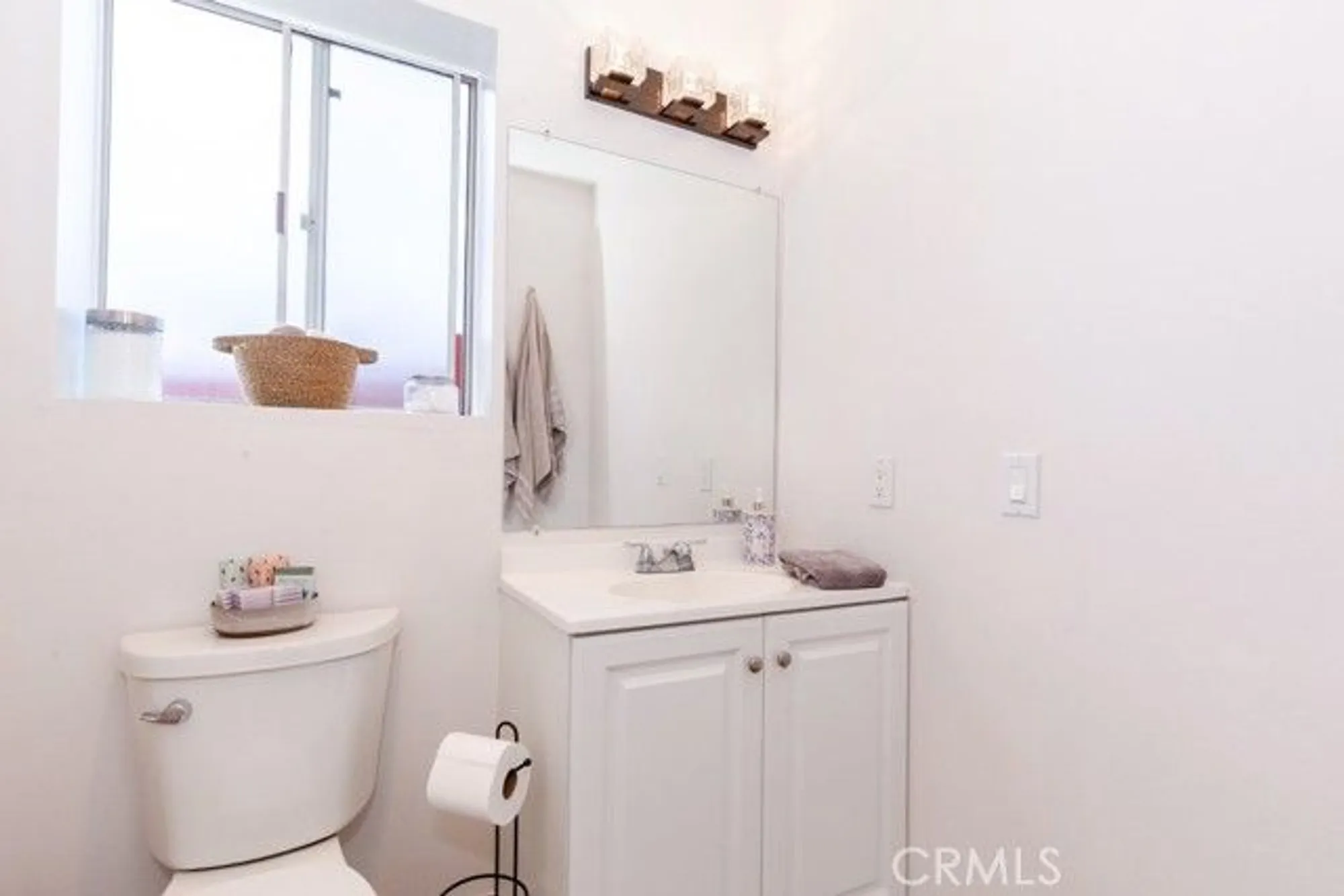 Property Slideshow image 12 of 46 | 3547 mira pacific dr, Oceanside, CA, 92056