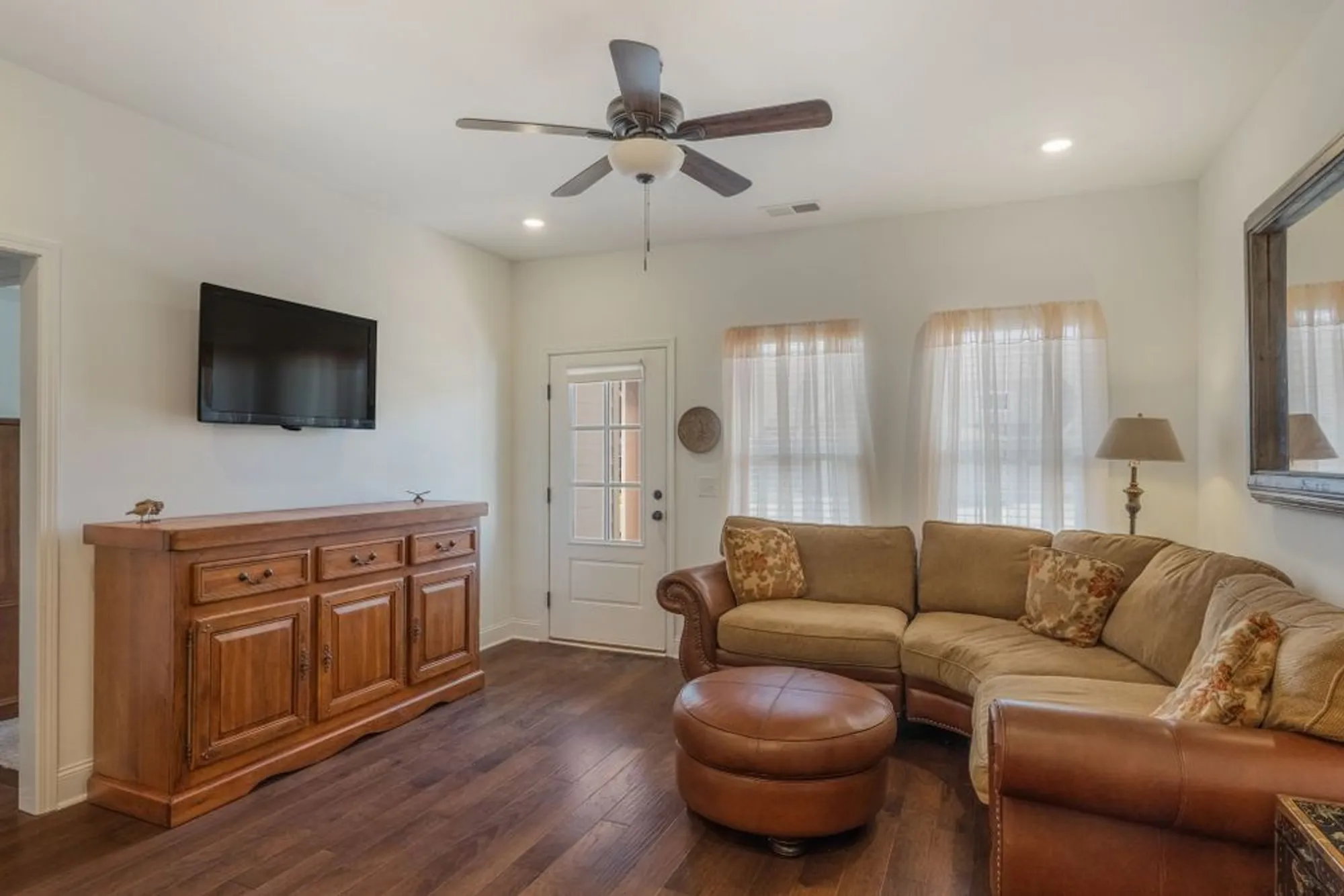 Property Slideshow image 5 of 39 | 1570 cedarbrooke ln, Lebanon, TN, 37090