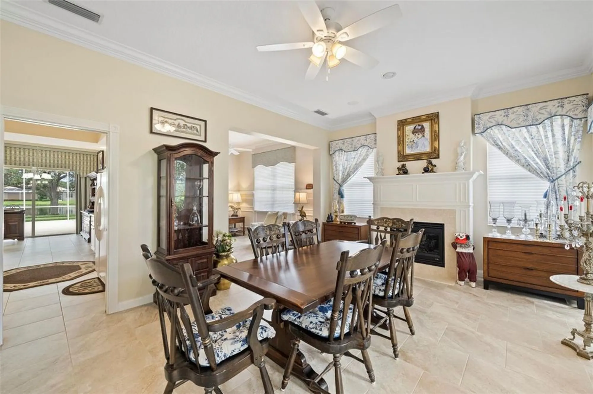 Property Slideshow image 5 of 62 | 5791 girona pl, Sarasota, FL, 34238