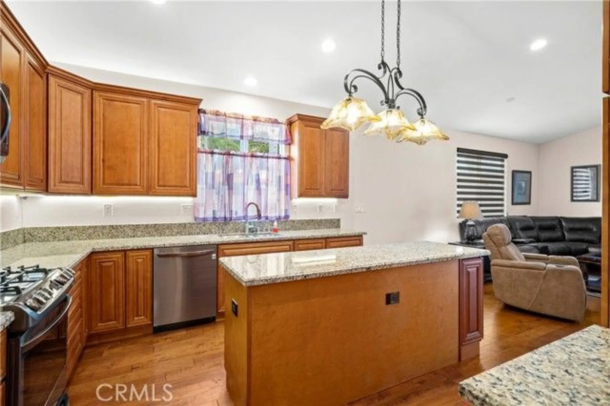 Property Slideshow image 21 of 44 | 584 tewell dr, Hemet, CA, 92545