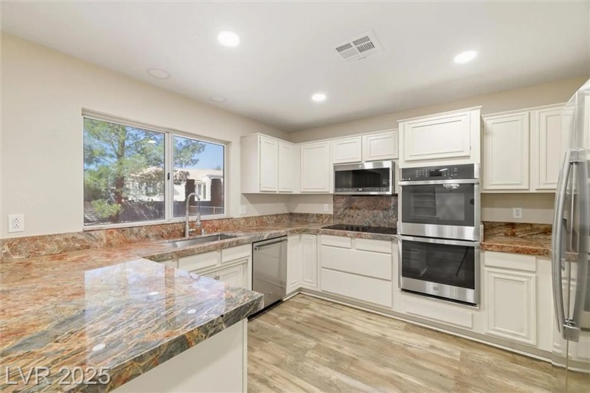 Property Slideshow image 35 of 66 | 3001 merimar dr, Las Vegas, NV, 89134