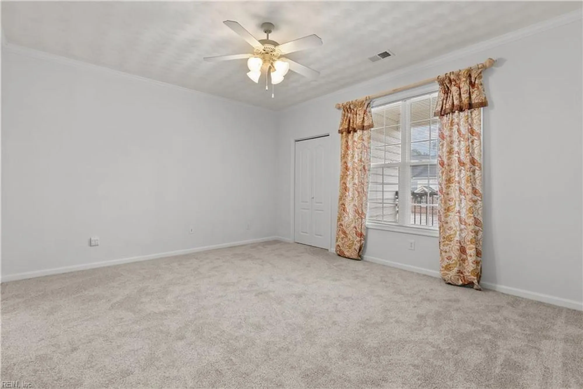Property Slideshow image 14 of 41 | 3532 winding trail cir, Virginia Beach, VA, 23456