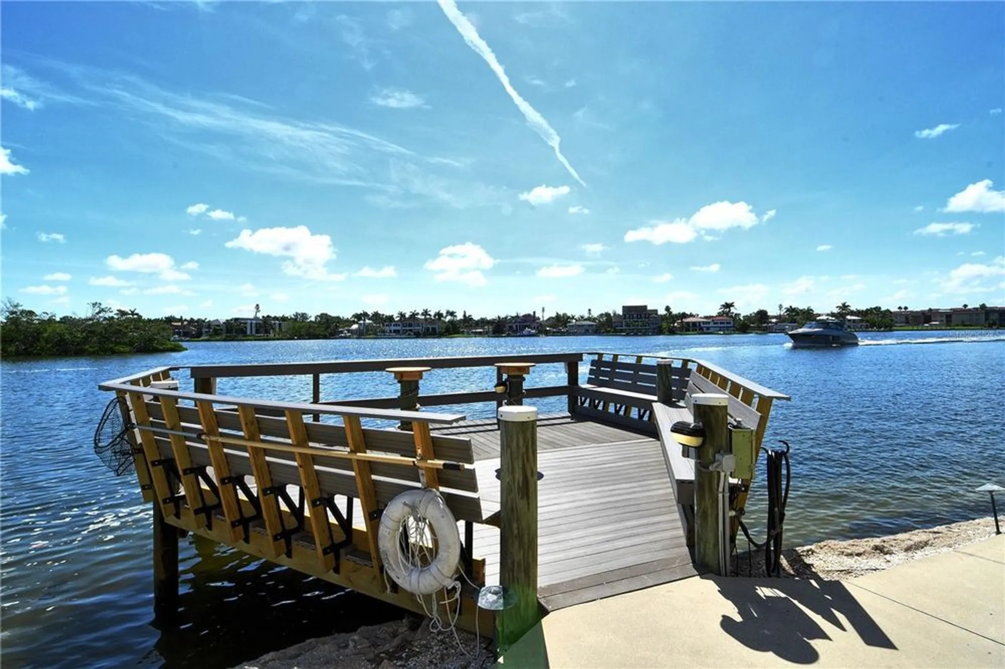 Property Slideshow image 36 of 62 | 1250 n portofino dr apt 208, Sarasota, FL, 34242