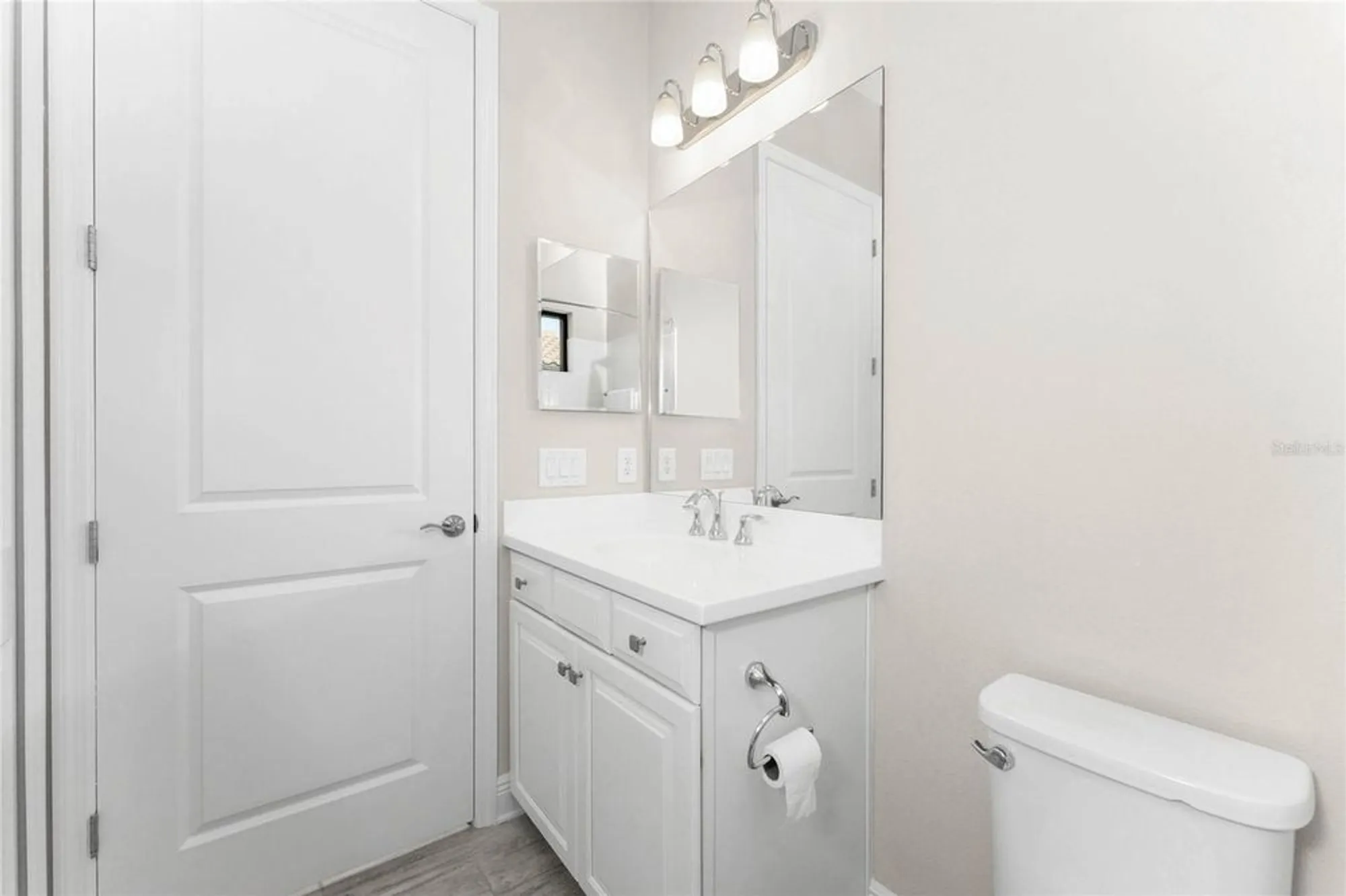 Property Slideshow image 38 of 71 | 26798 weiskopf dr, Englewood, FL, 34223