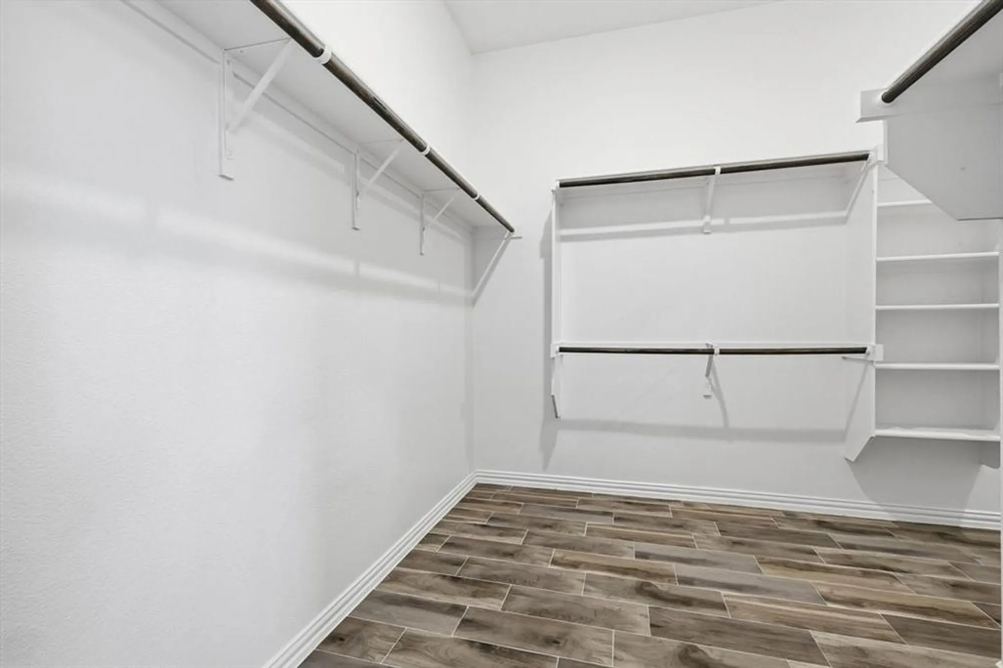 Property Slideshow image 26 of 40 | 4826 forest crest pkwy, Arlington, TX, 76005