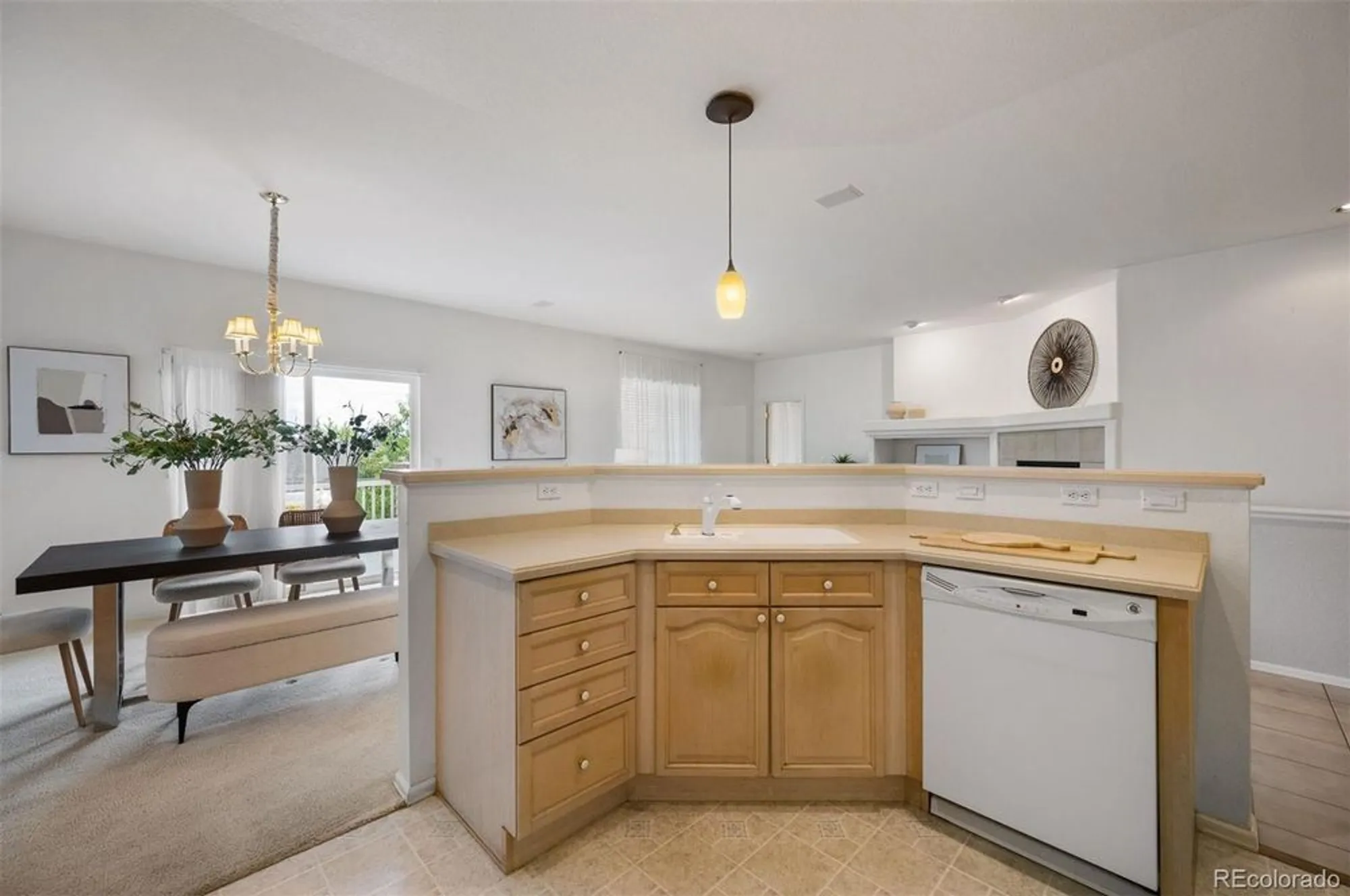 Property Slideshow image 12 of 35 | 23440 e moraine pl, Aurora, CO, 80016