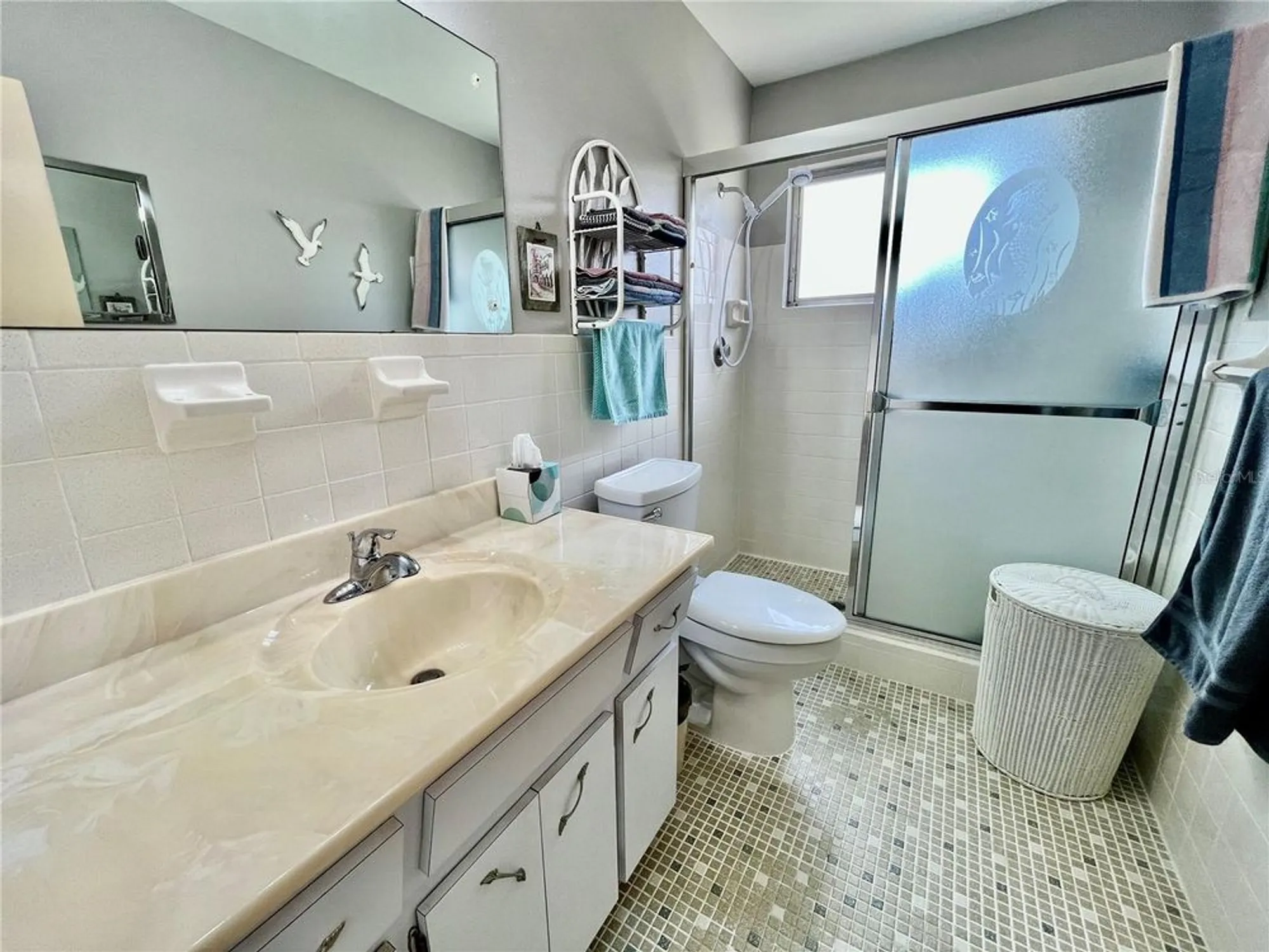 Property Slideshow image 15 of 41 | 2403 finlandia ln 57, Clearwater, FL, 33763