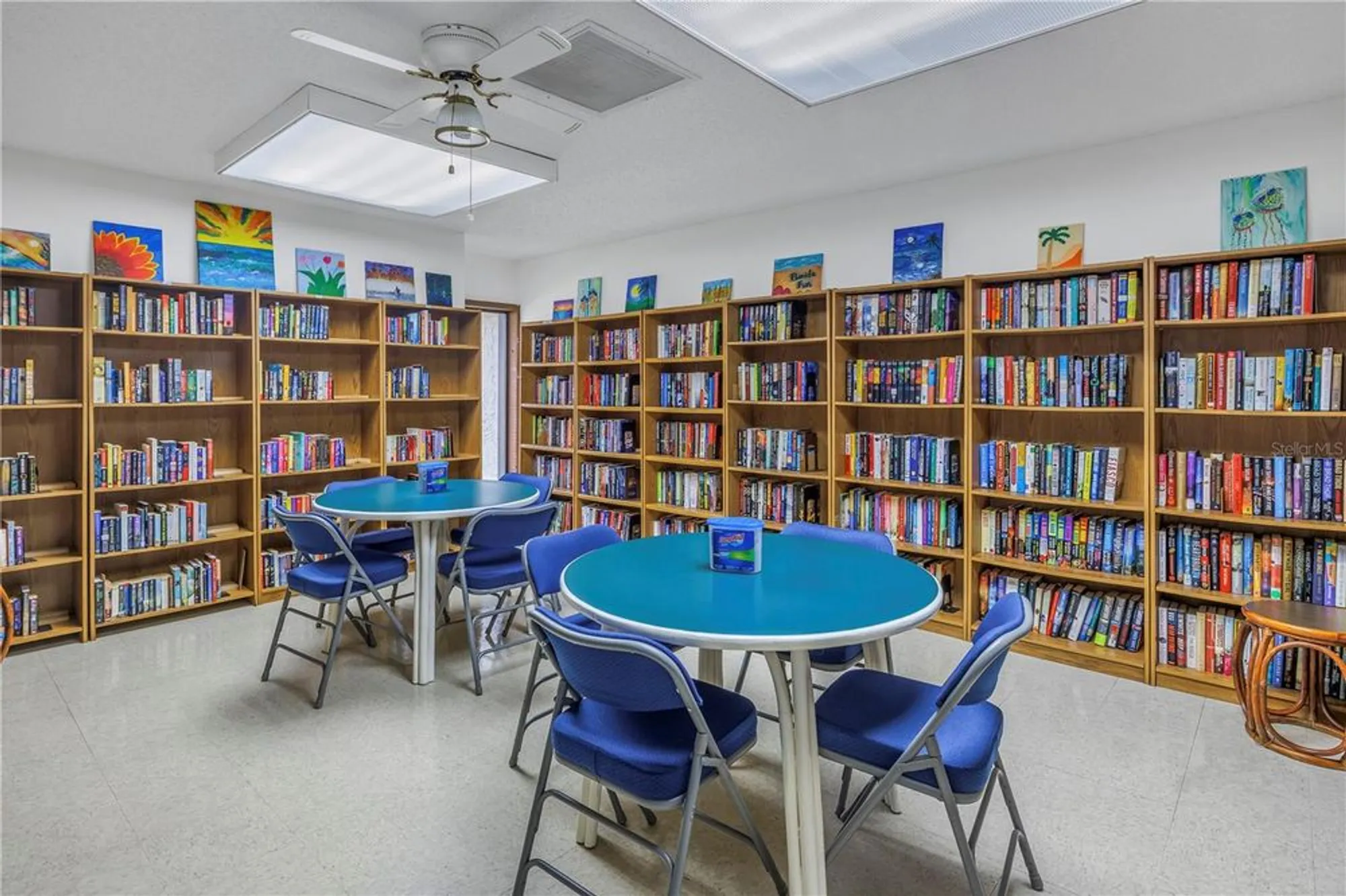 Property Slideshow image 20 of 28 | 2541 laurelwood dr # 8c, Clearwater, FL, 33763