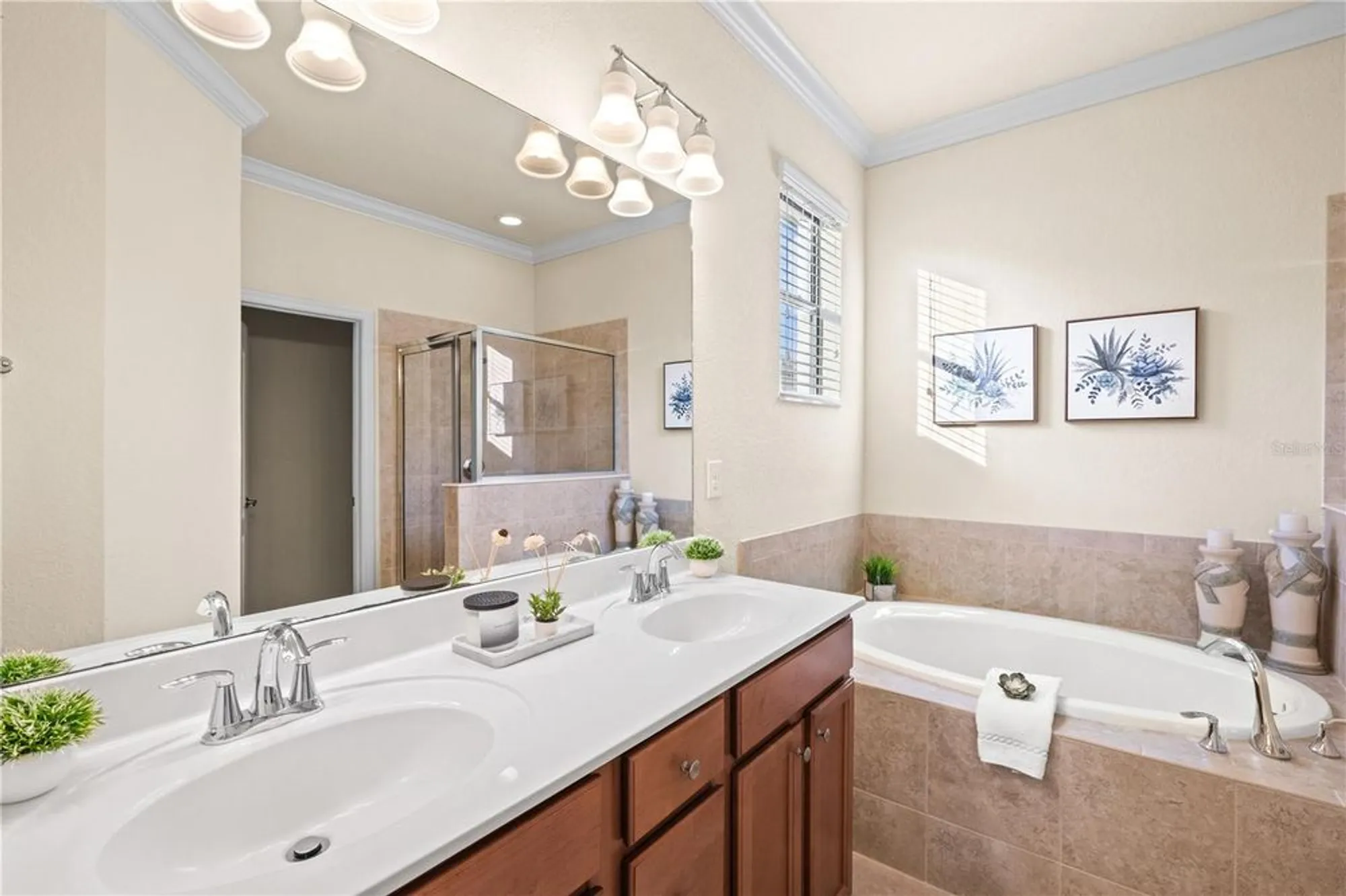 Property Slideshow image 11 of 92 | 6870 willowshire way, Bradenton, FL, 34212