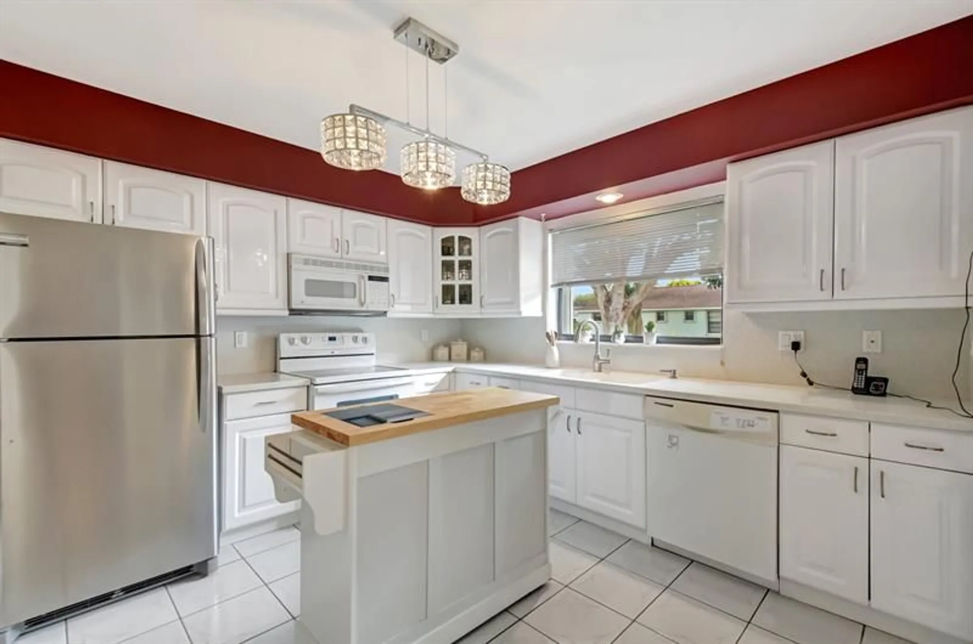 Property Slideshow image 22 of 66 | 9800 pecan tree dr b, Boynton Beach, FL, 33436