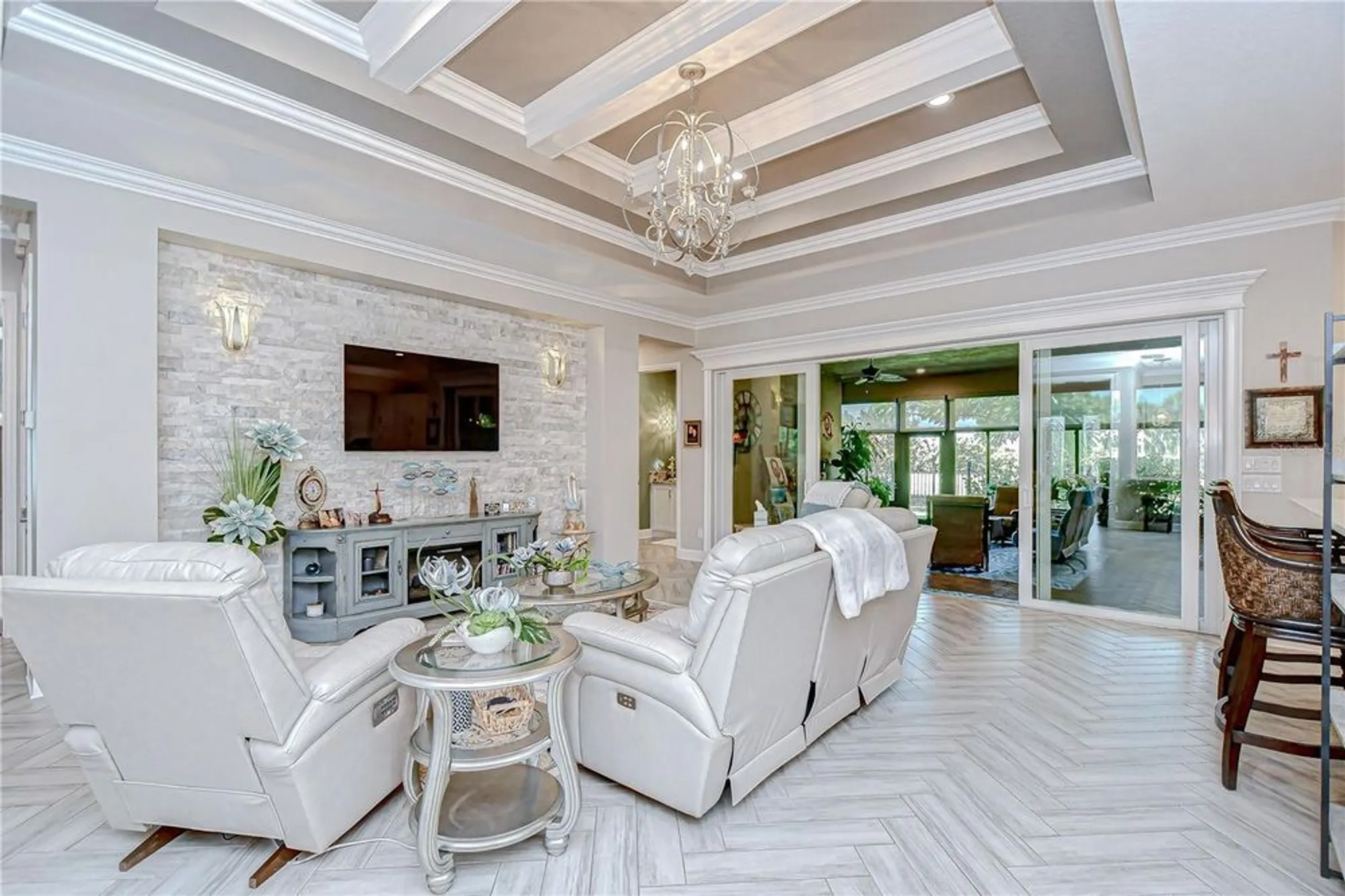 Property Slideshow image 10 of 52 | 15303 valencia del sol st, Wimauma, FL, 33598