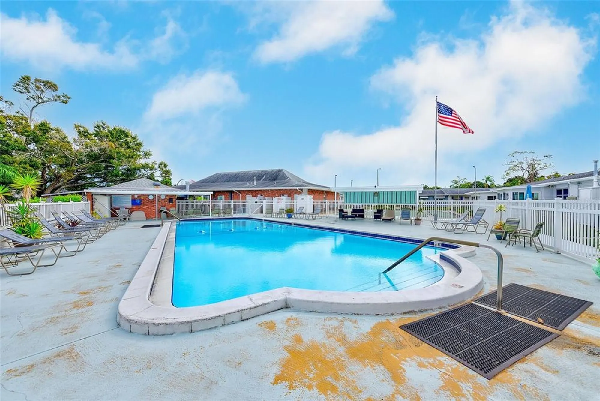 Property Slideshow image 26 of 32 | 4995 trillium ct, Pinellas Park, FL, 33782