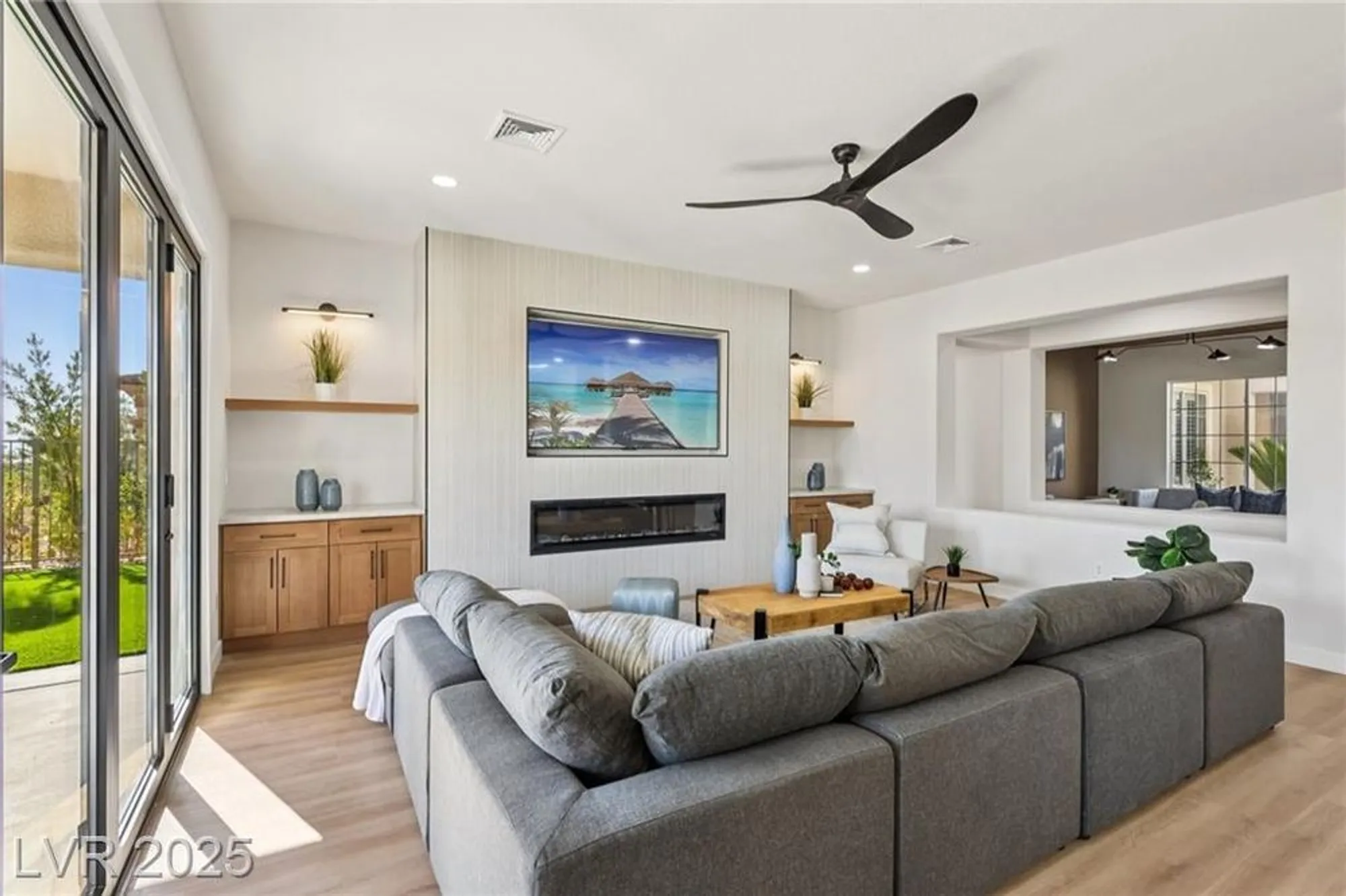 Property Slideshow image 15 of 96 | 10480 premia pl, Las Vegas, NV, 89135