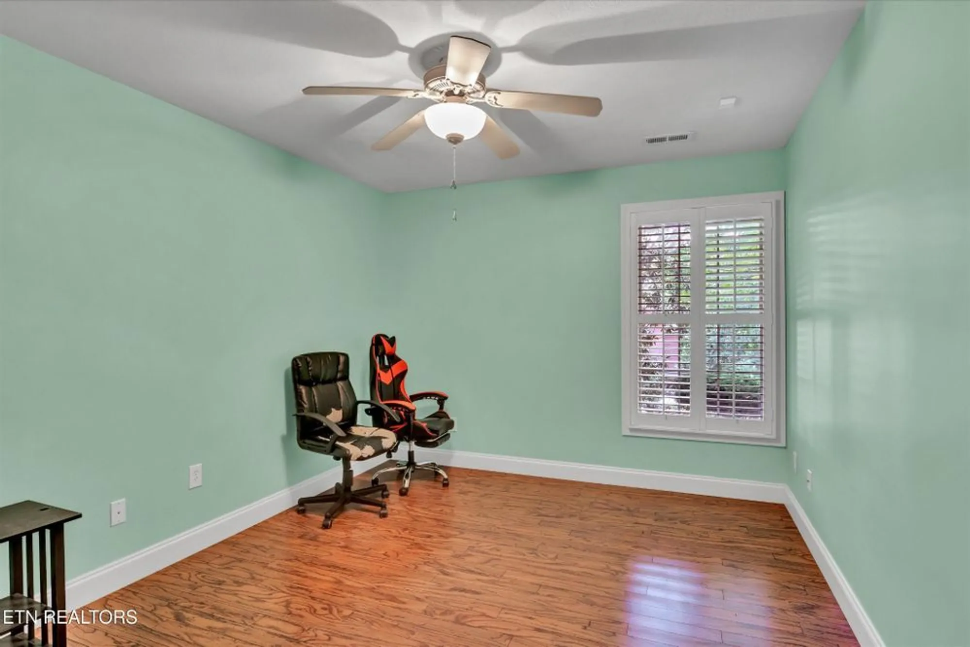 Property Slideshow image 16 of 25 | 140 ootsima way, Loudon, TN, 37774