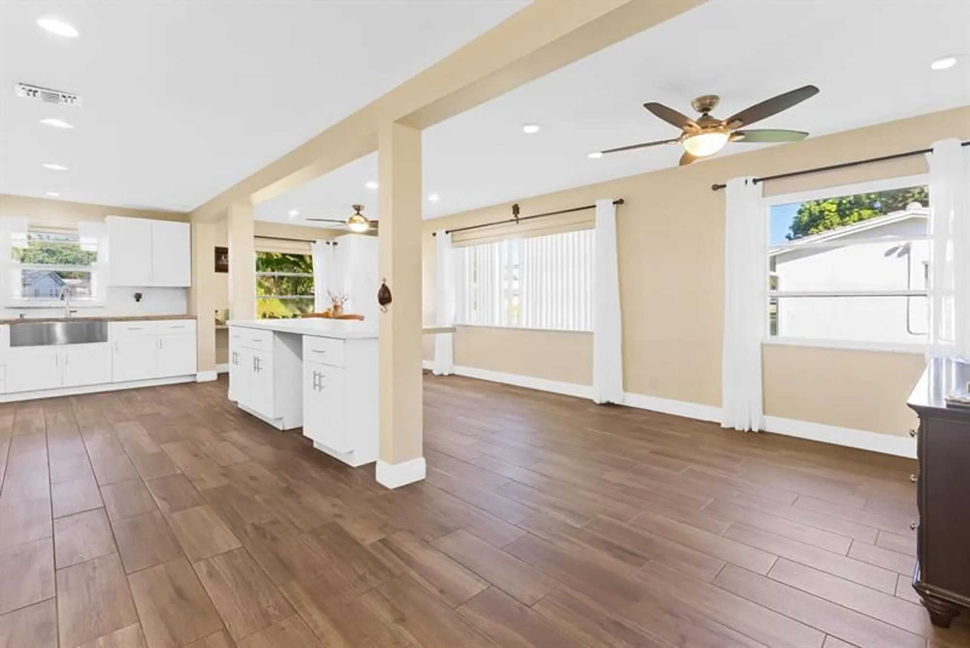 Property Slideshow image 7 of 34 | 8851 nw 15th st, Plantation, FL, 33322