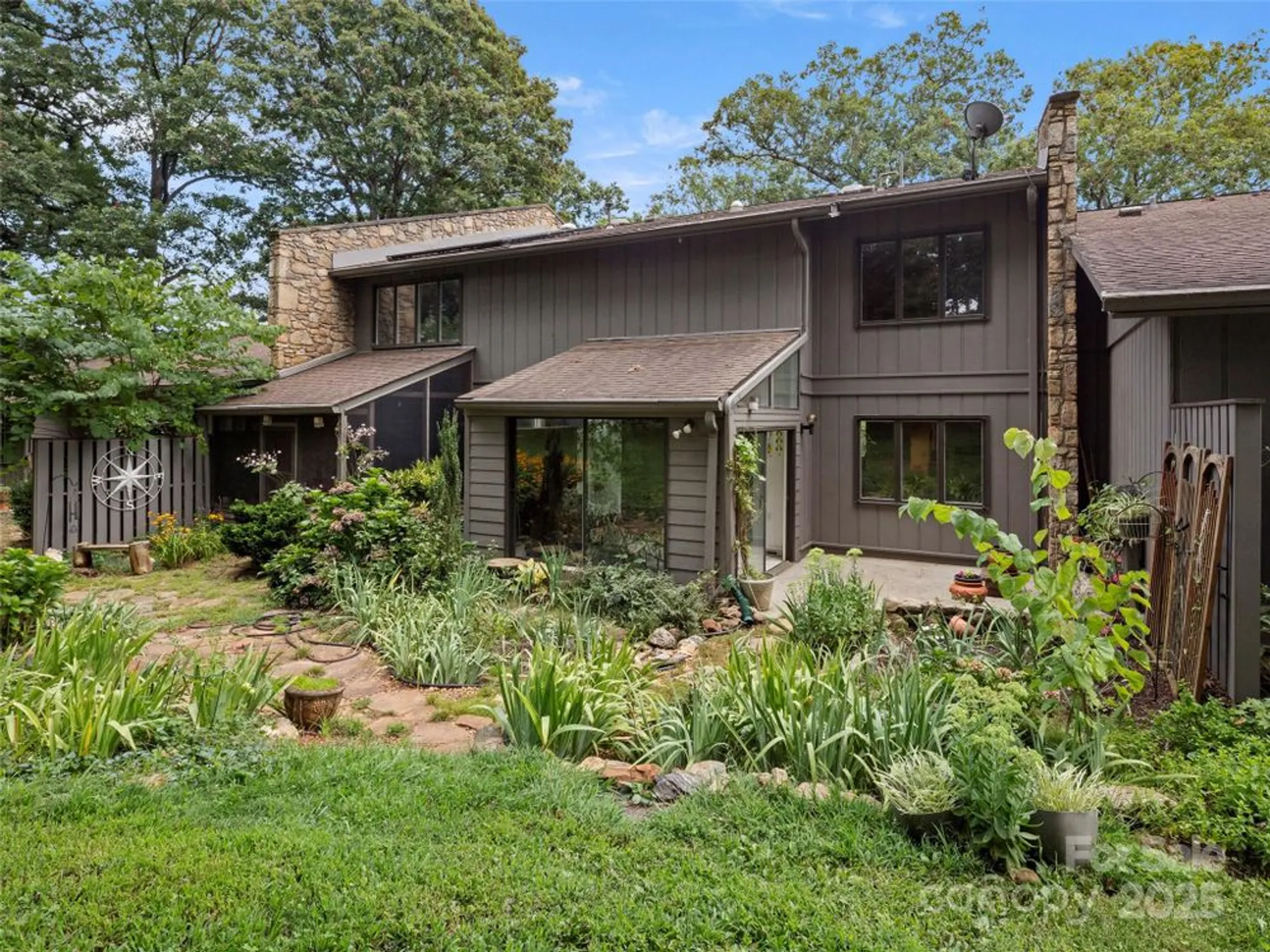 Property Slideshow image 23 of 27 | 102 crowfields dr, Asheville, NC, 28803