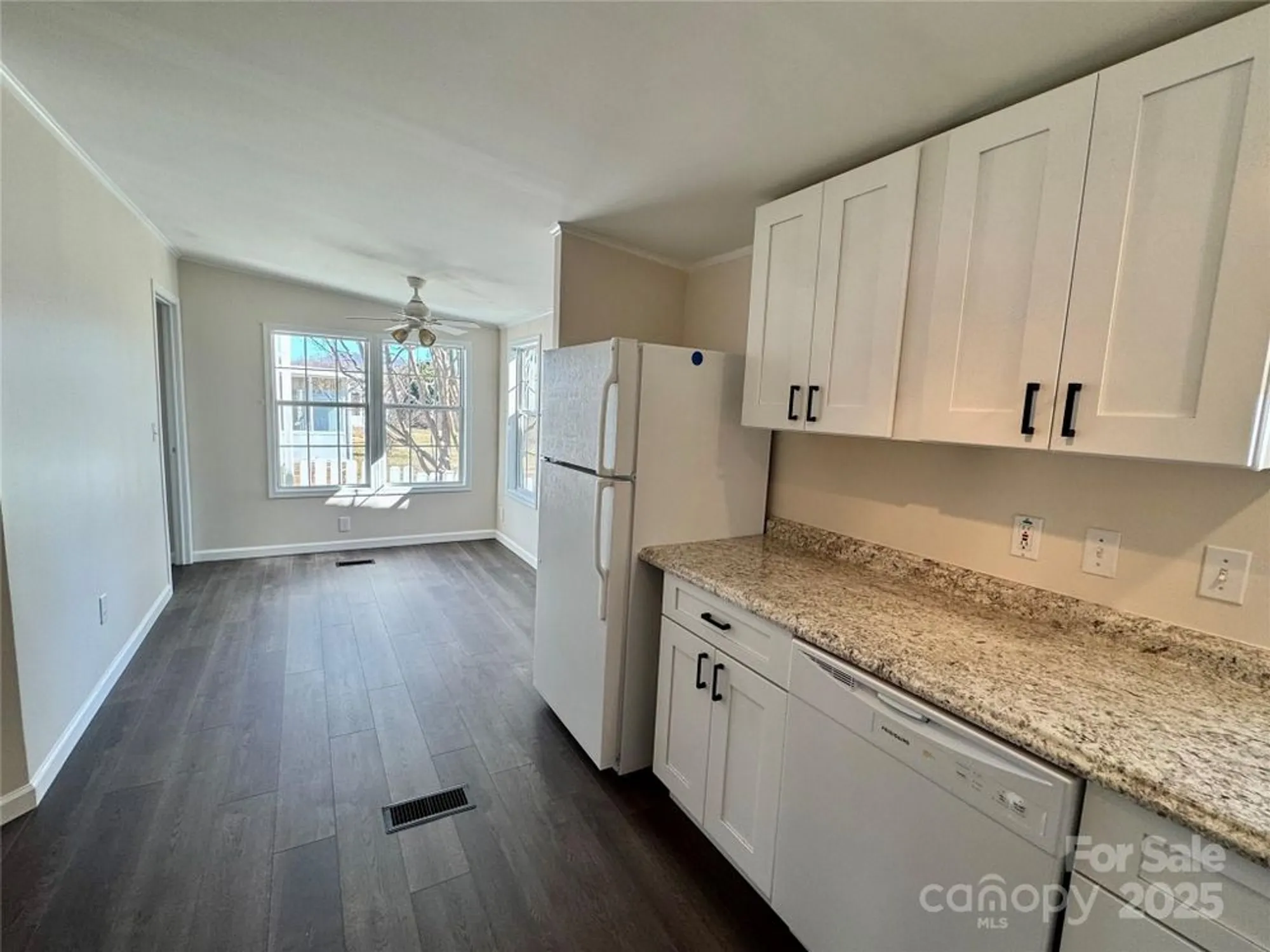 Property Slideshow image 14 of 26 | 436 riverwind dr, Hendersonville, NC, 28739