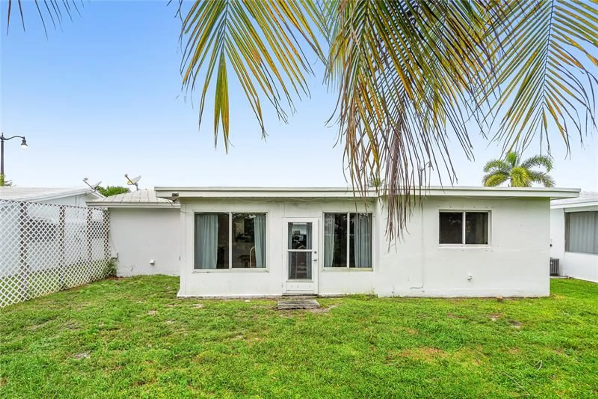 Property Slideshow image 21 of 23 | 170 nw 27th st, Pompano Beach, FL, 33064