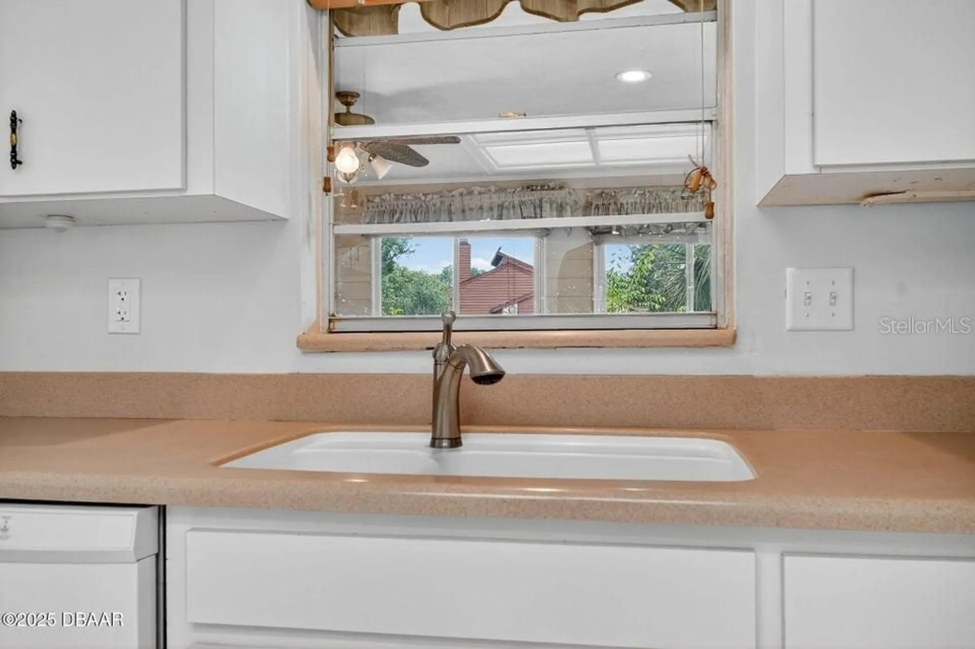 Property Slideshow image 13 of 43 | 236 gull dr, Daytona Beach, FL, 32119