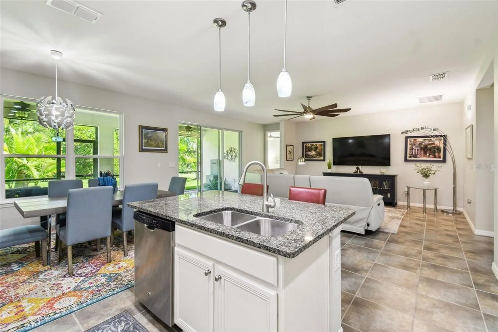 Property Slideshow image 13 of 49 | 582 san joaquin rd, Kissimmee, FL, 34759