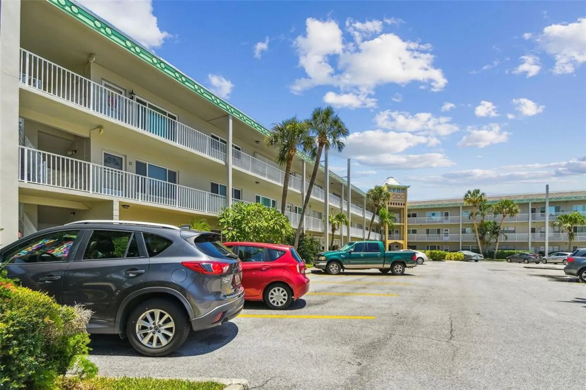 Property Slideshow image 7 of 55 | 2071 australia way 59, Clearwater, FL, 33763