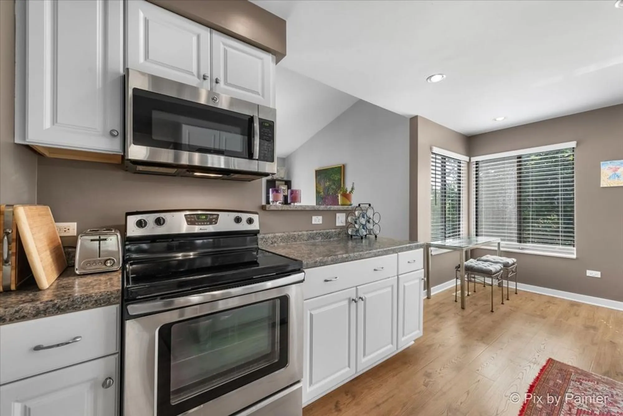 Property Slideshow image 19 of 39 | 209 shoreline rd b, Lake Barrington, IL, 60010