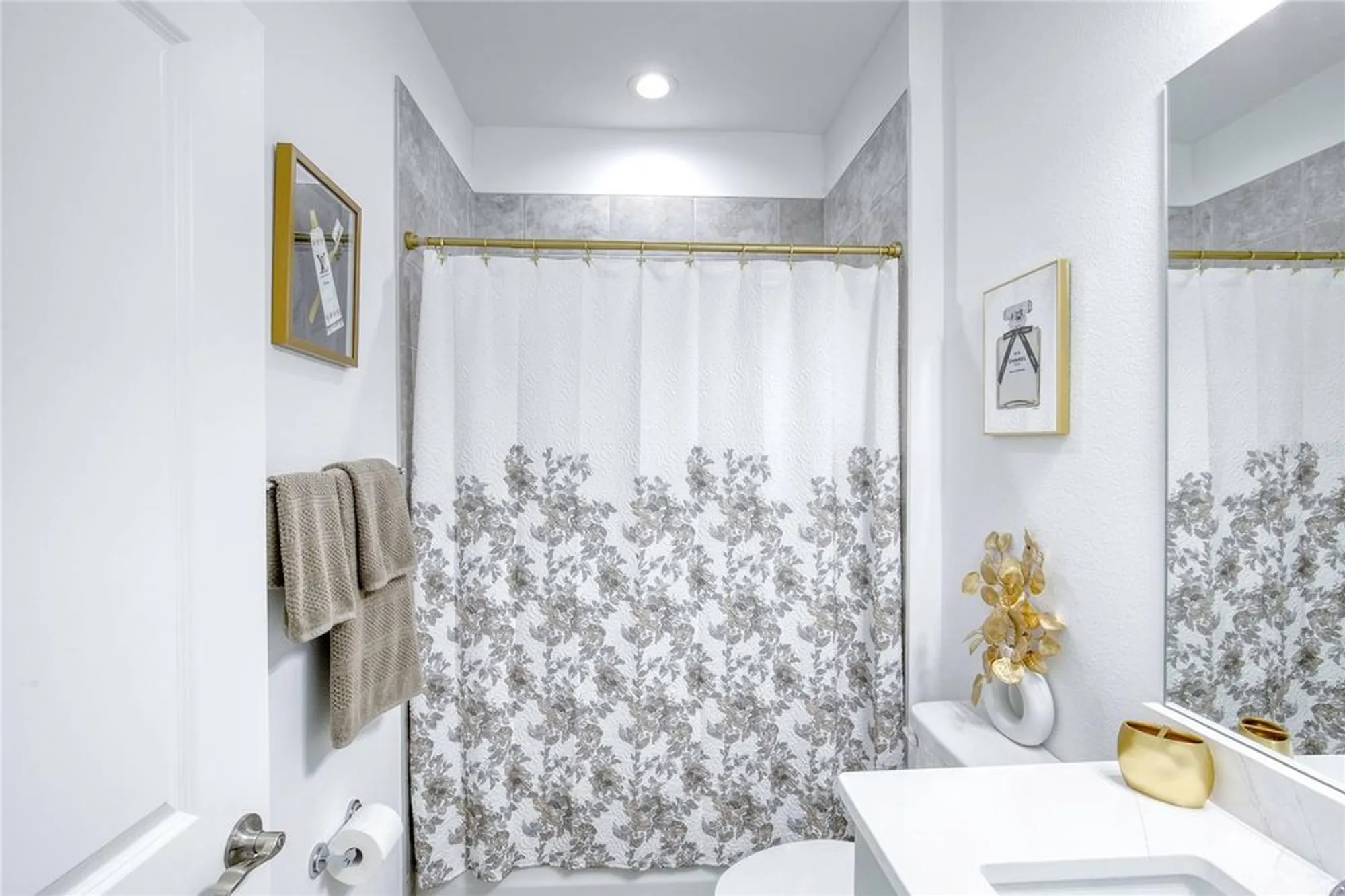 Property Slideshow image 42 of 80 | 317 gypsy palace ln, Daytona Beach, FL, 32124