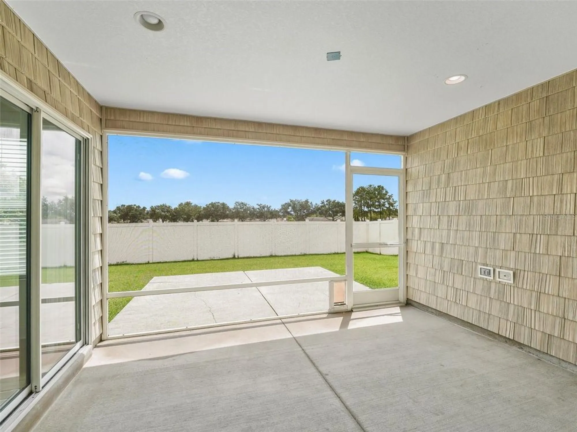 Property Slideshow image 30 of 41 | 12185 ne 51st cir, Oxford, FL, 34484